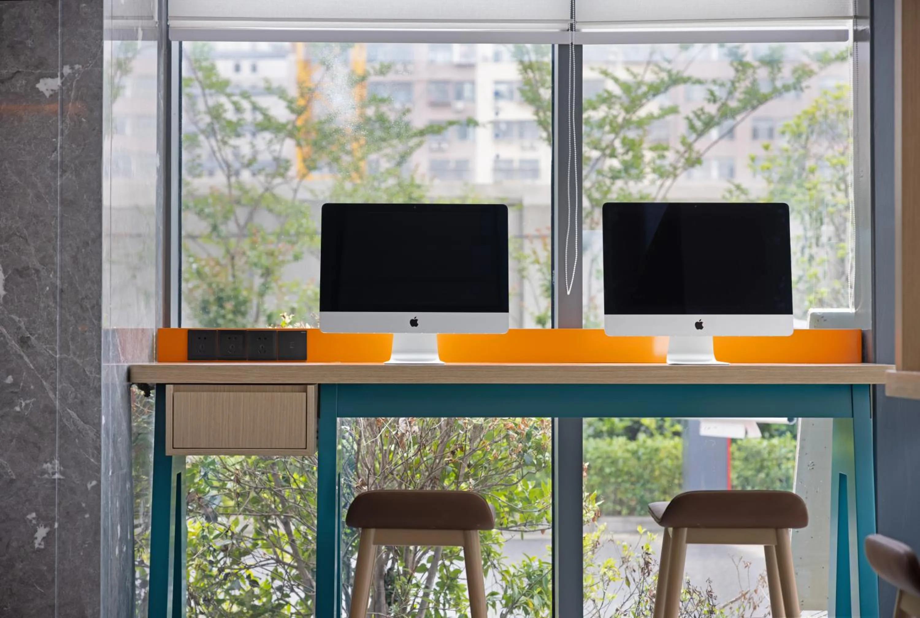 On-site shops in Home2 Suites By Hilton Wuhan Xudong