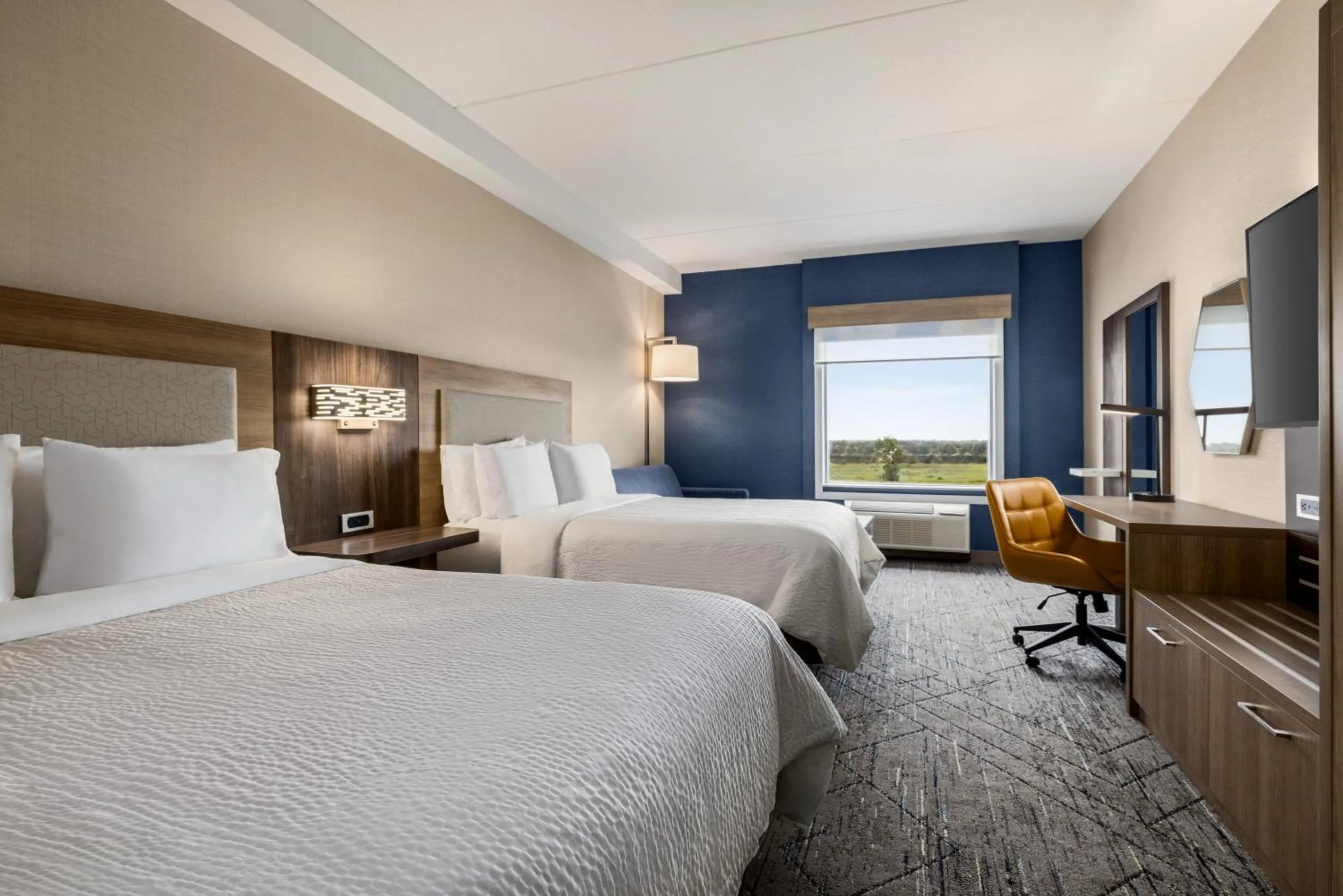 Photo of the whole room, Bed in Holiday Inn Express - Strathroy by IHG