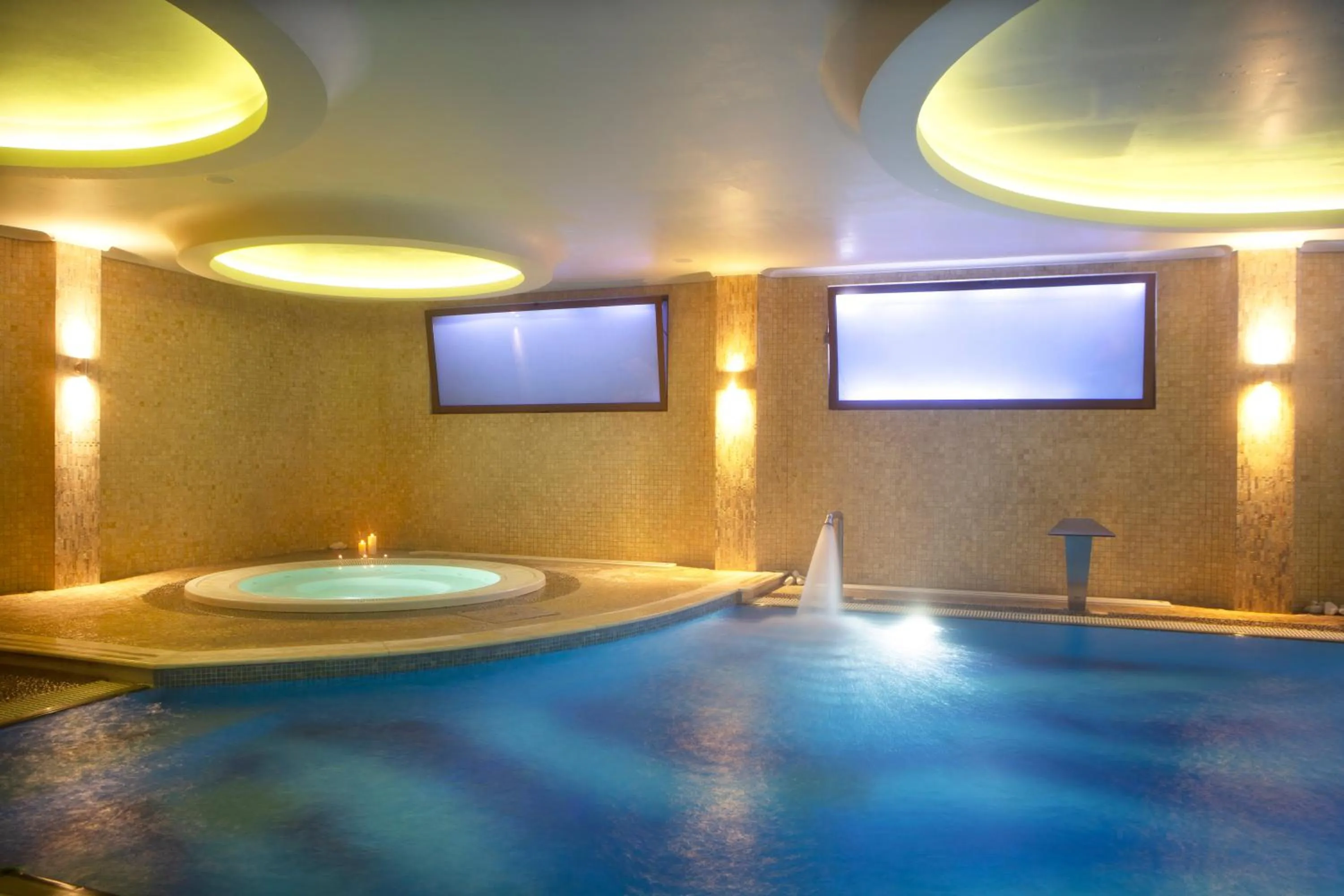Hot Tub in Zeus Essence Ramada by Wyndham Athens