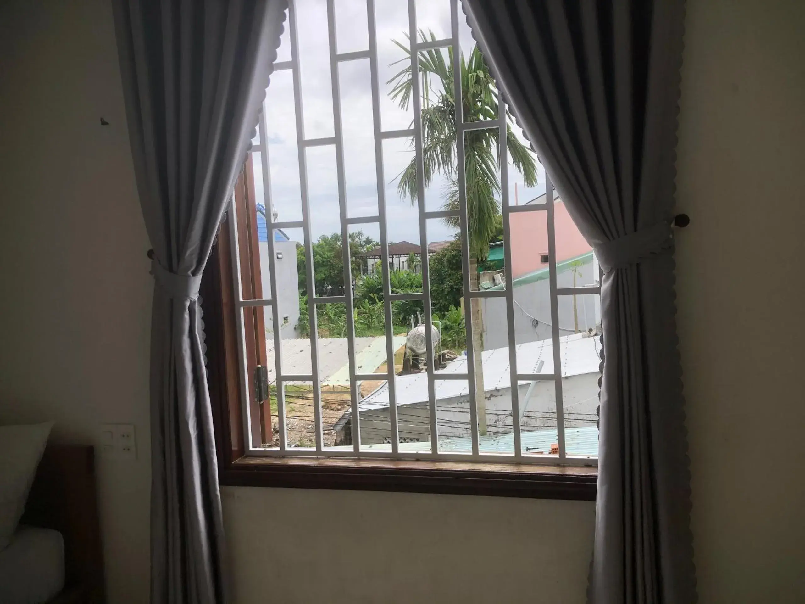 King Room with Balcony in Homestay Phương House King Room with Balcony in Homestay Phương House