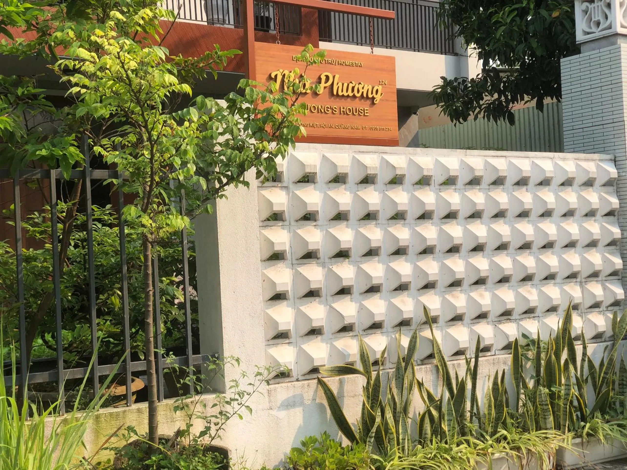 Property logo or sign in Homestay Phương House