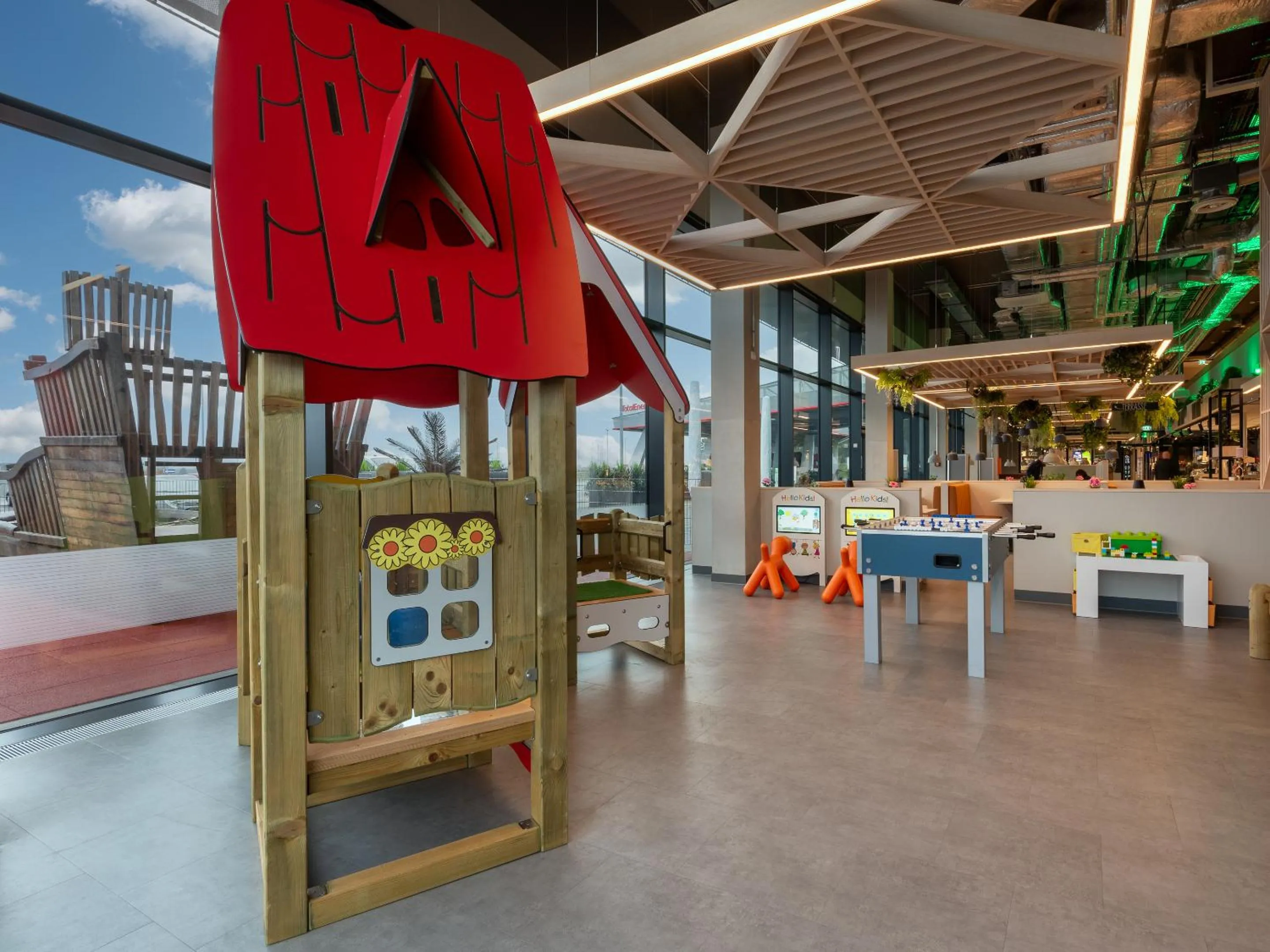 Children play ground in Holiday Inn Express - Hamburg South A7-AS42 by IHG