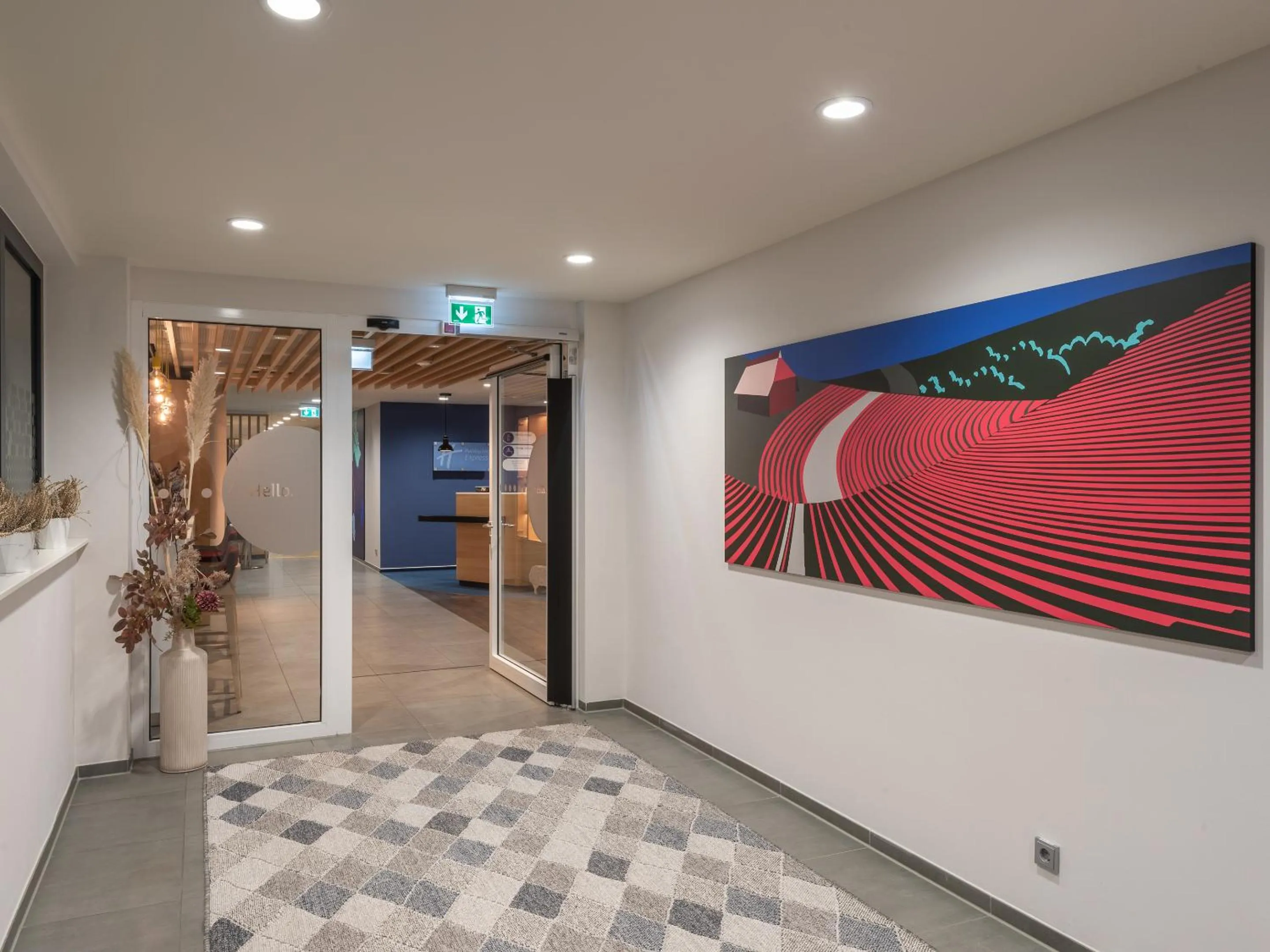 Facade/entrance in Holiday Inn Express - Hamburg South A7-AS42 by IHG