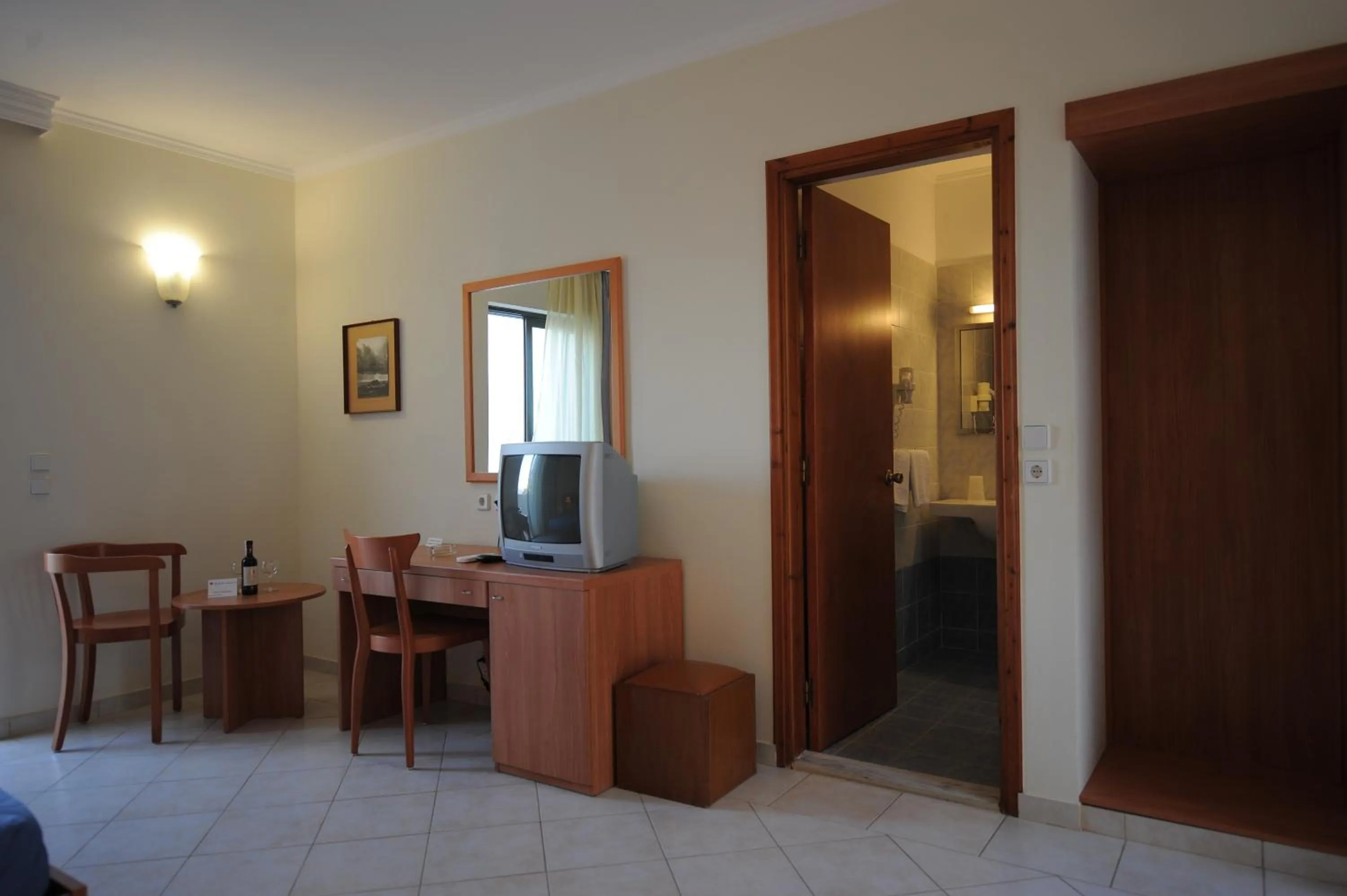 TV and multimedia in Golden View Studios