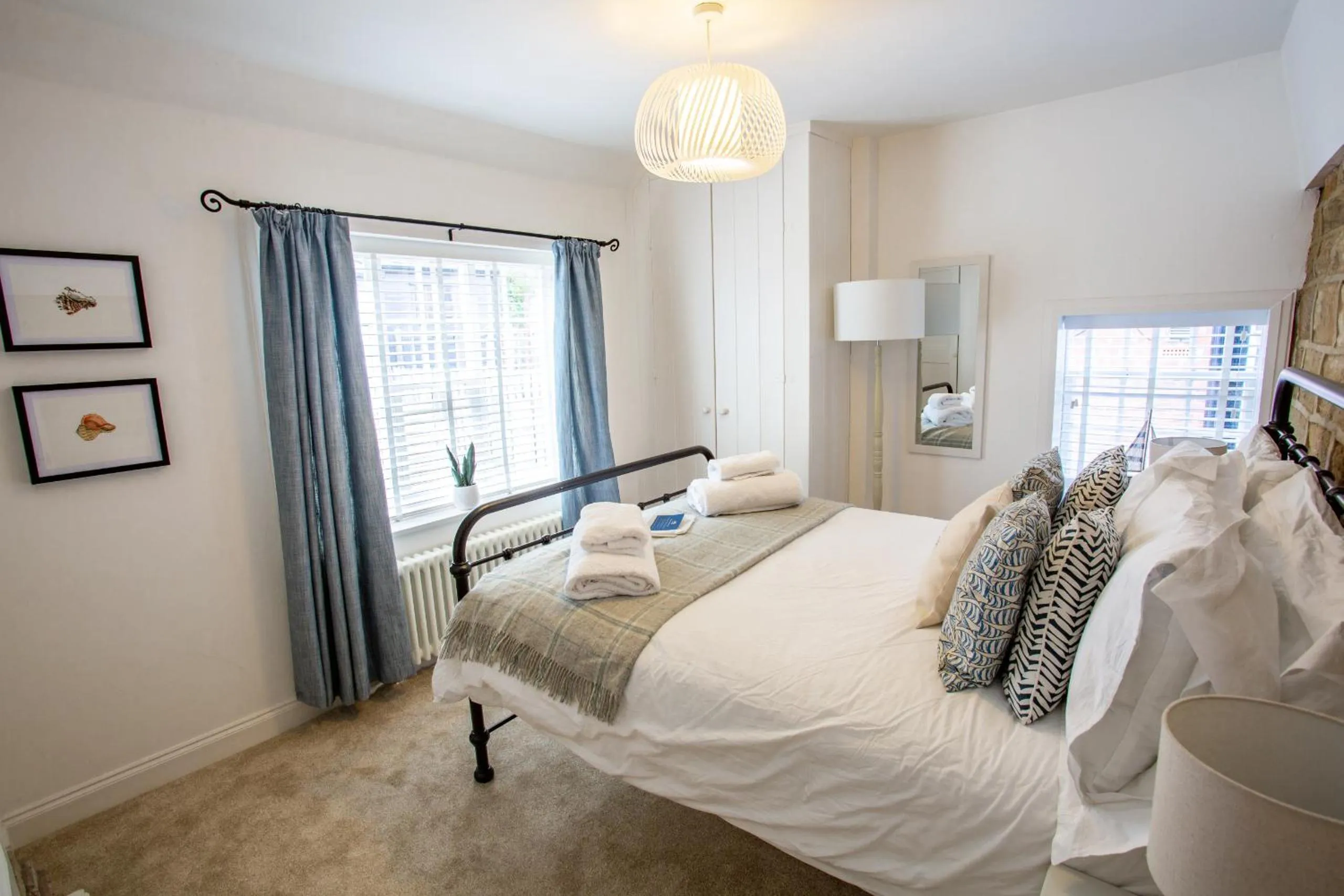 Bedroom, Bed in Whitby Boutique - Mast Cottage