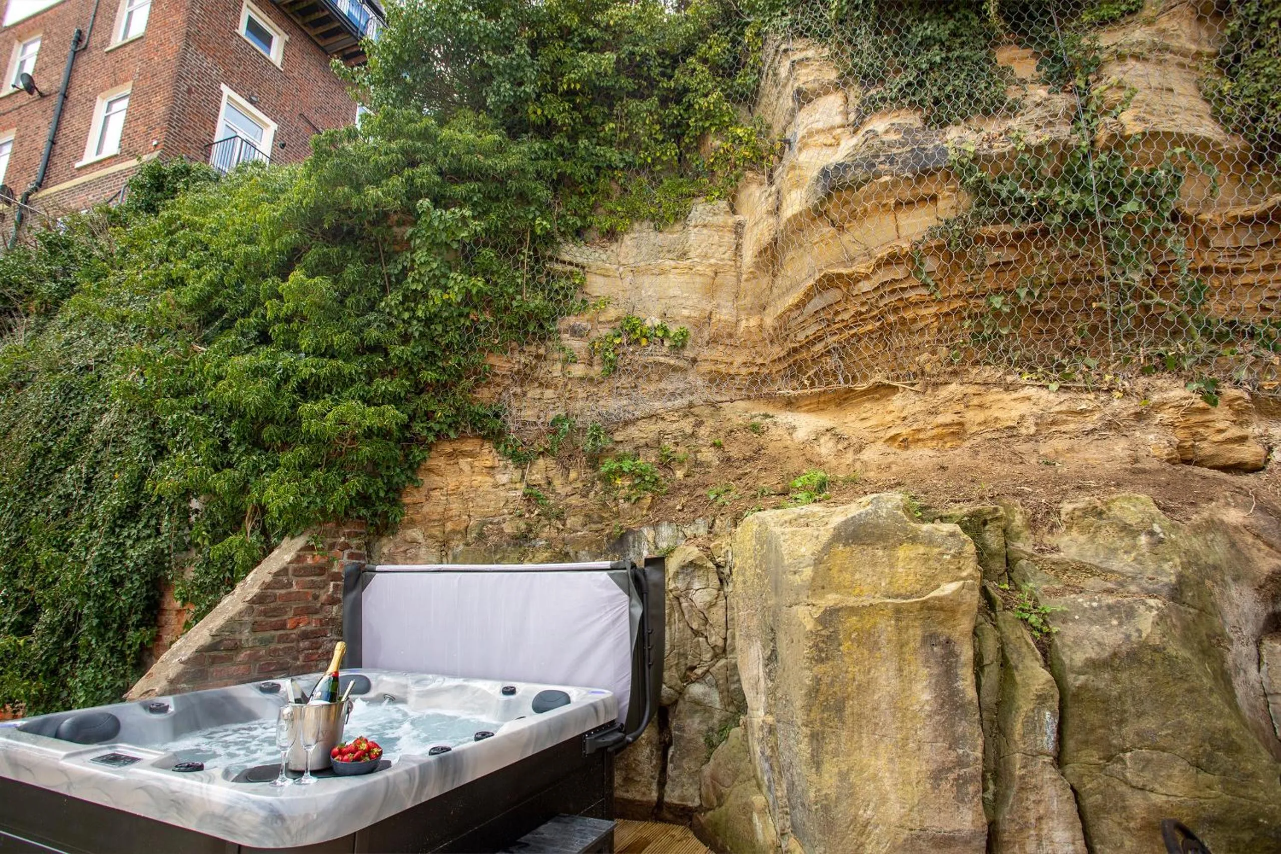 Garden in Whitby Boutique - Mast Cottage