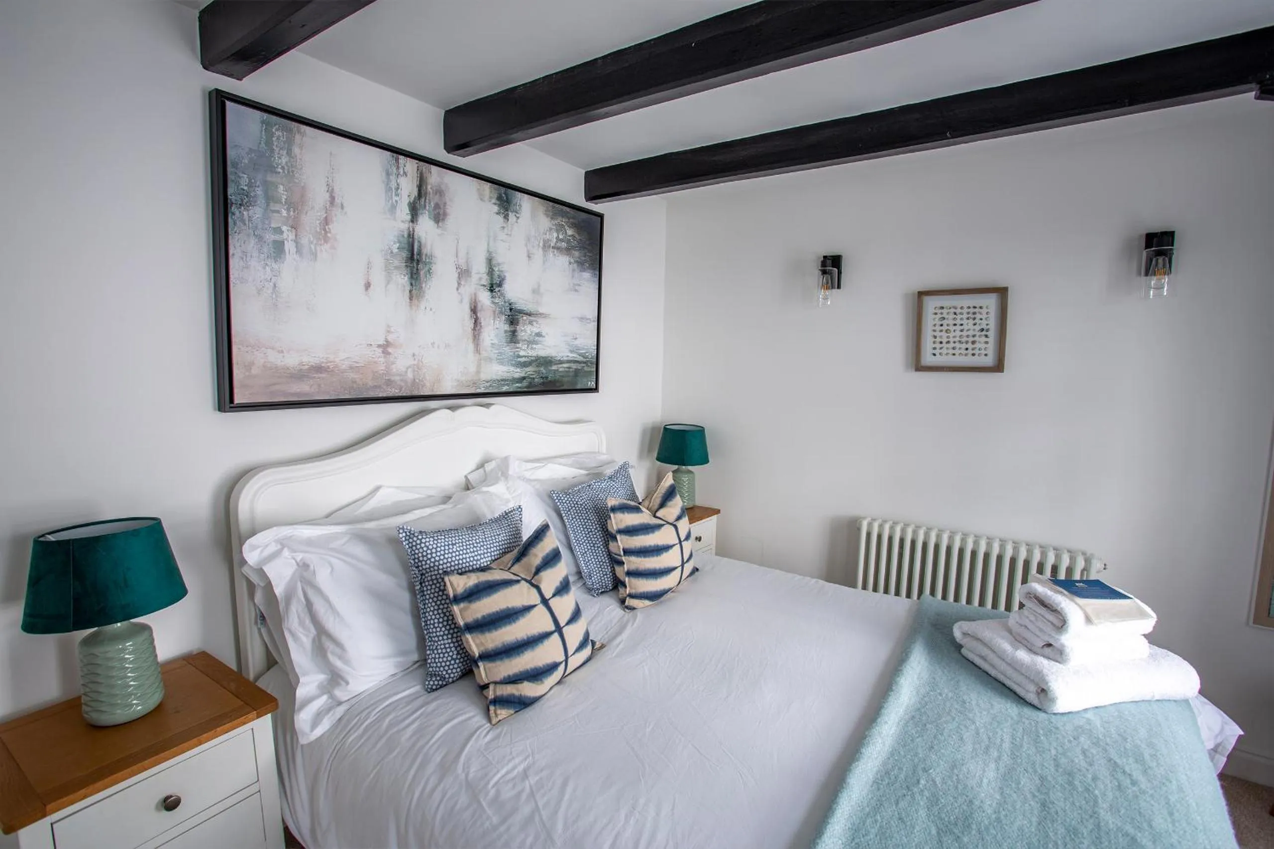 Bedroom, Bed in Whitby Boutique - Mast Cottage