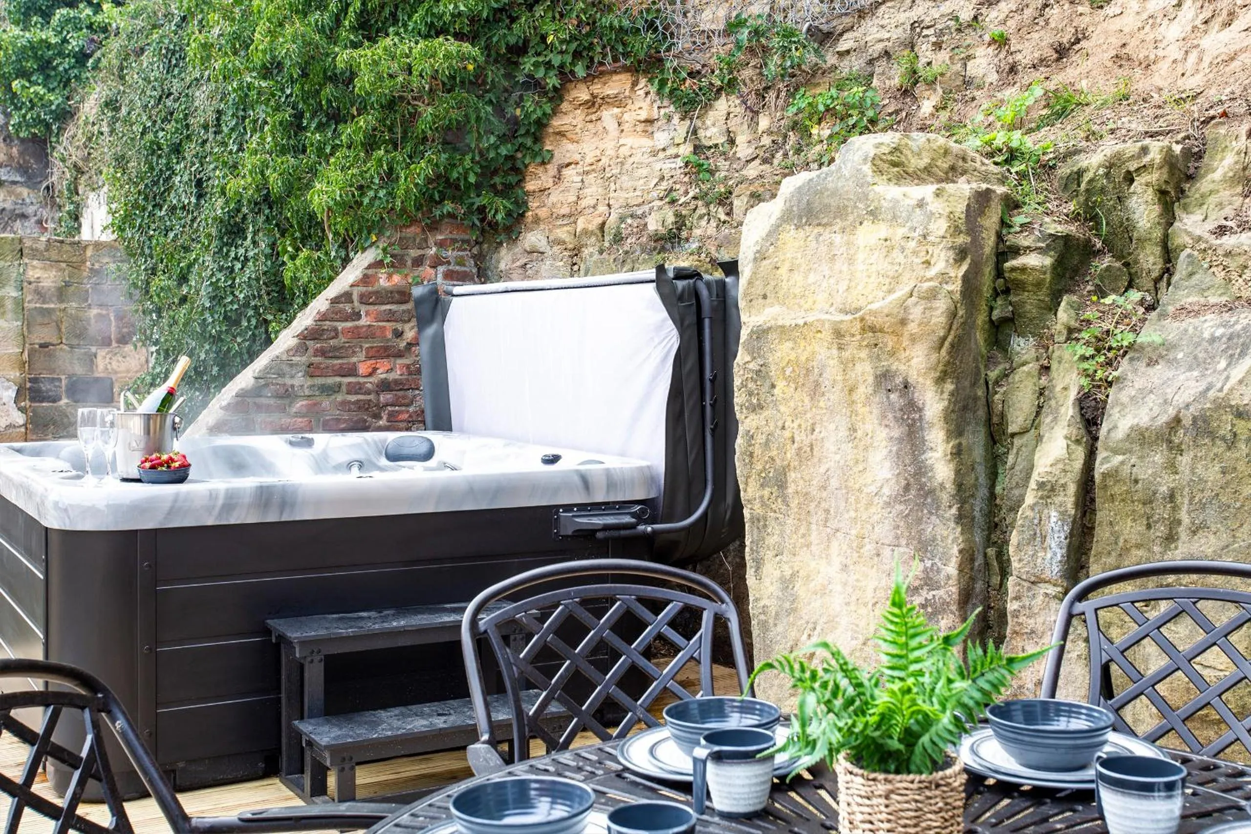 Garden in Whitby Boutique - Mast Cottage