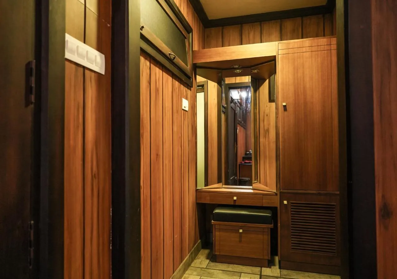 wardrobe in Niyatma Wayanad Pool Resort by VOYE HOMES - Inside Coffee Plantation