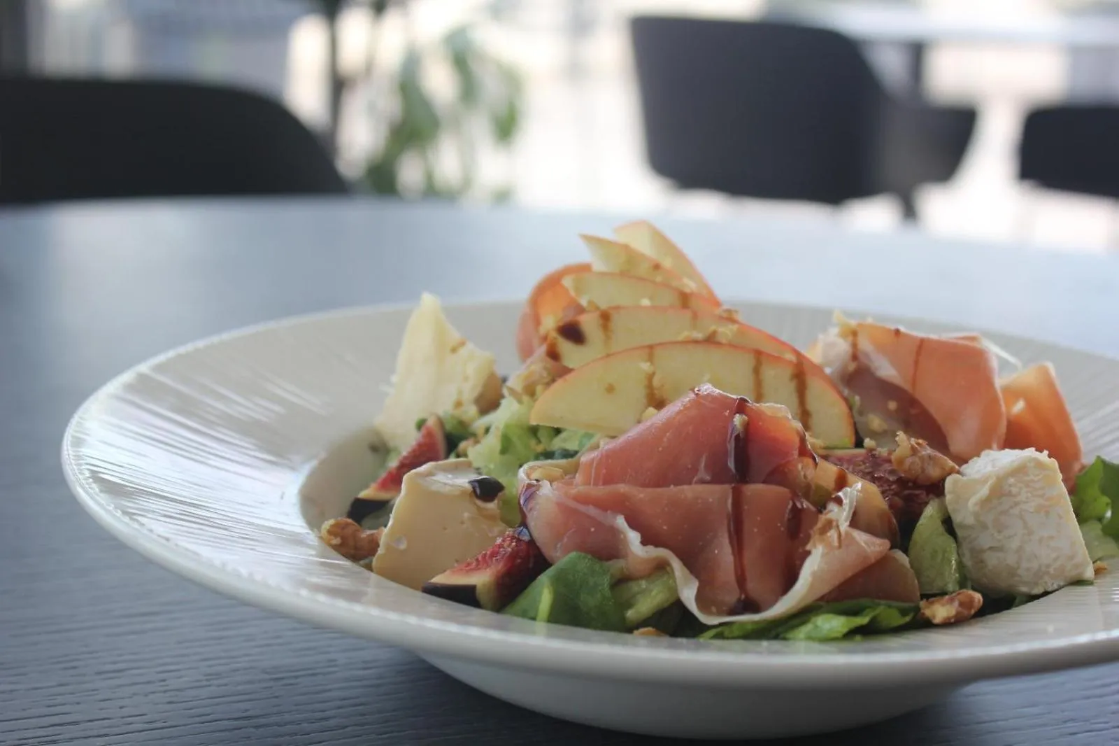 Food and drinks in Park Heights by the Warren Collection