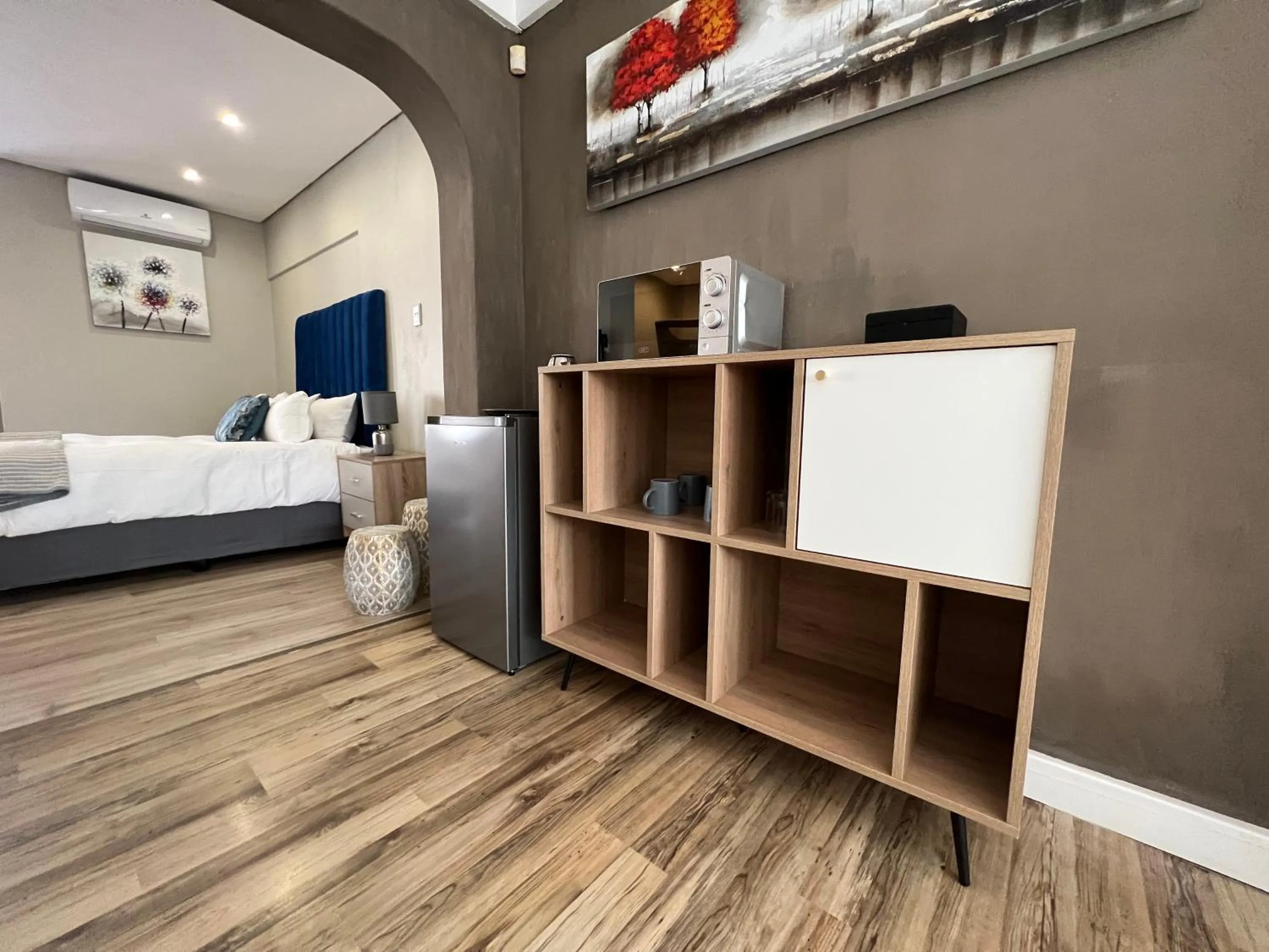 Kitchen or kitchenette, Bed in Le'Ciara Luxury Guest House