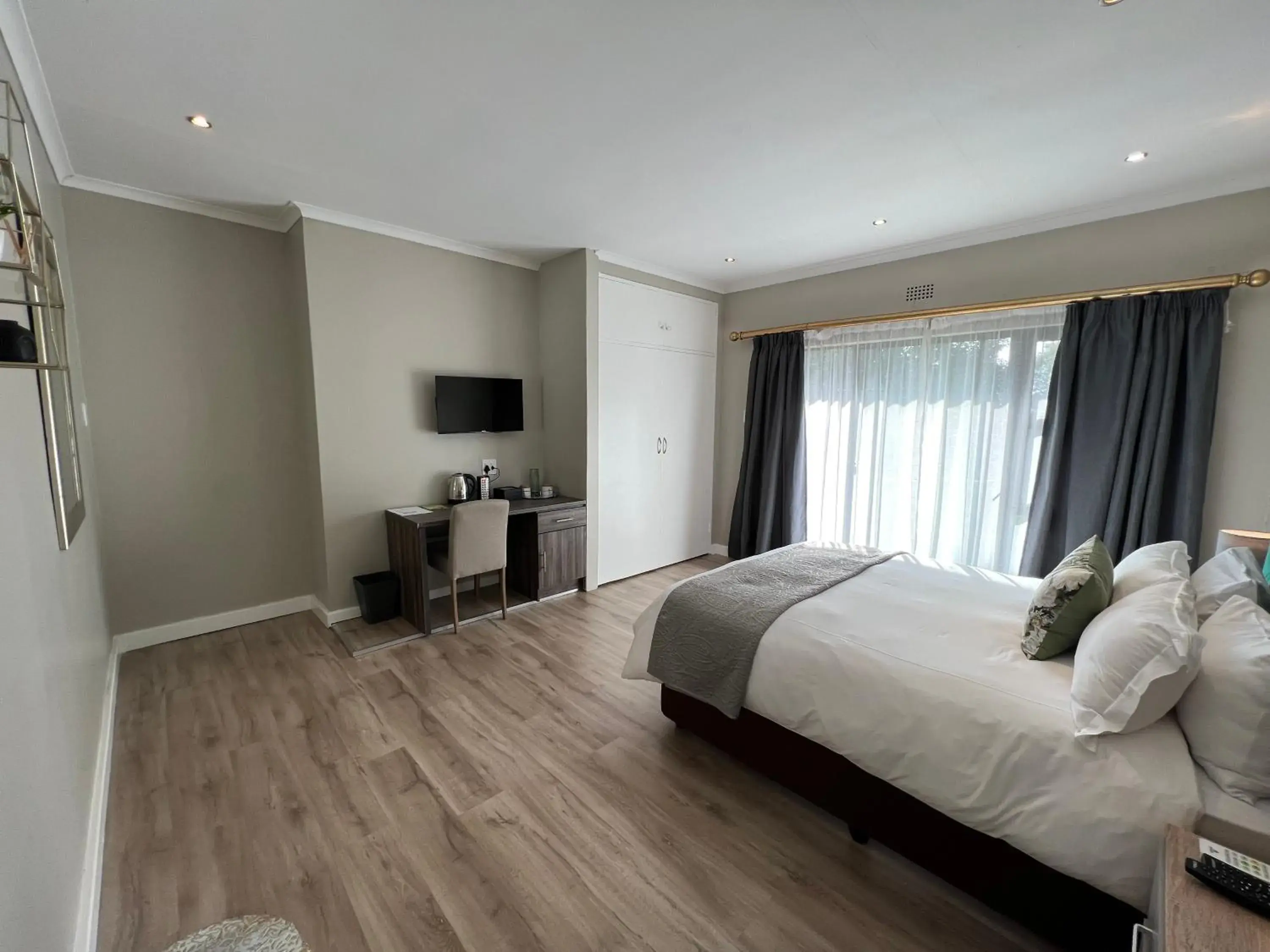 Superior Double or Twin Room in Le'Ciara Luxury Guest House Superior Double or Twin Room in Le'Ciara Luxury Guest House