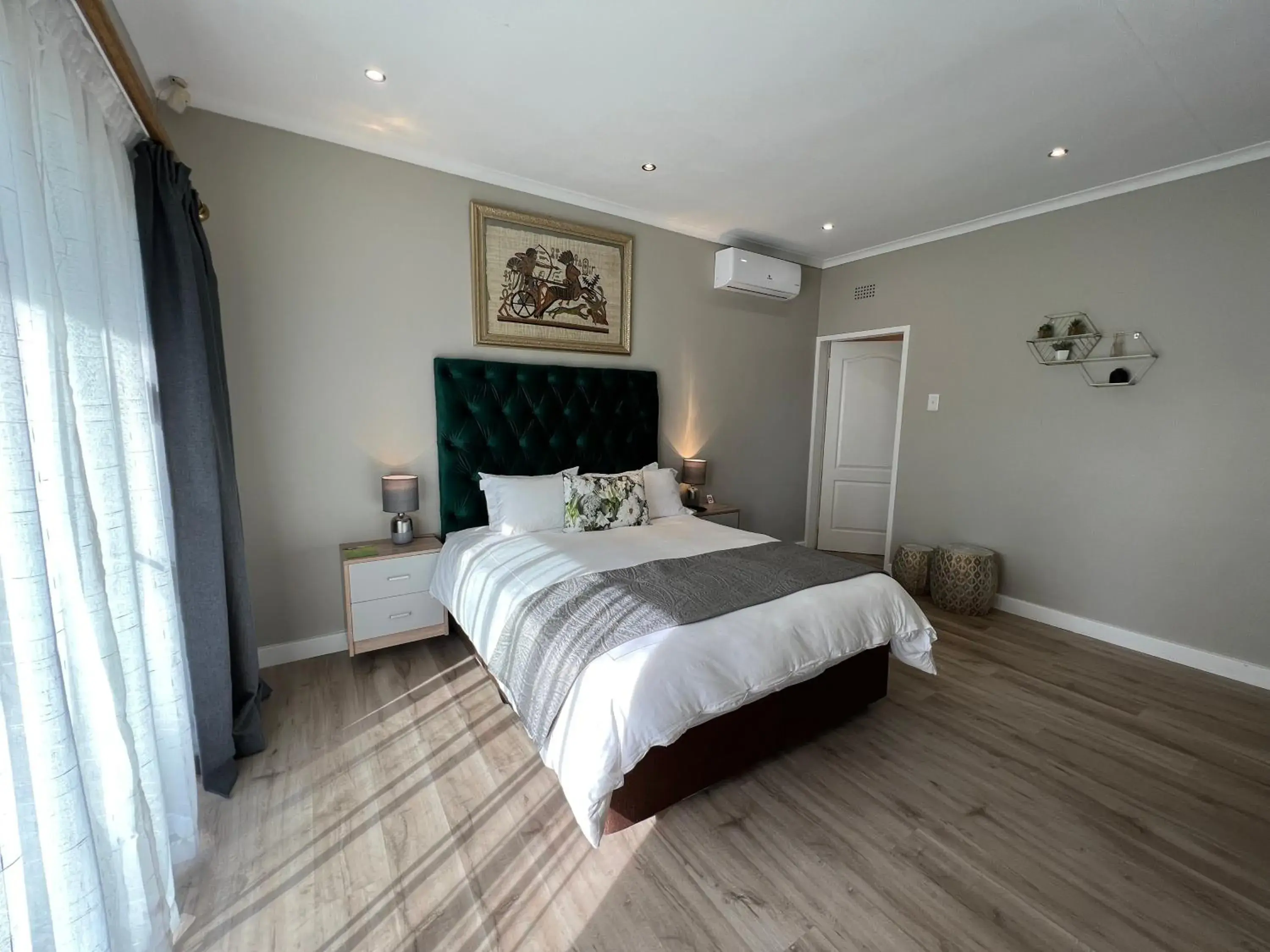 Superior Double or Twin Room in Le'Ciara Luxury Guest House Superior Double or Twin Room in Le'Ciara Luxury Guest House