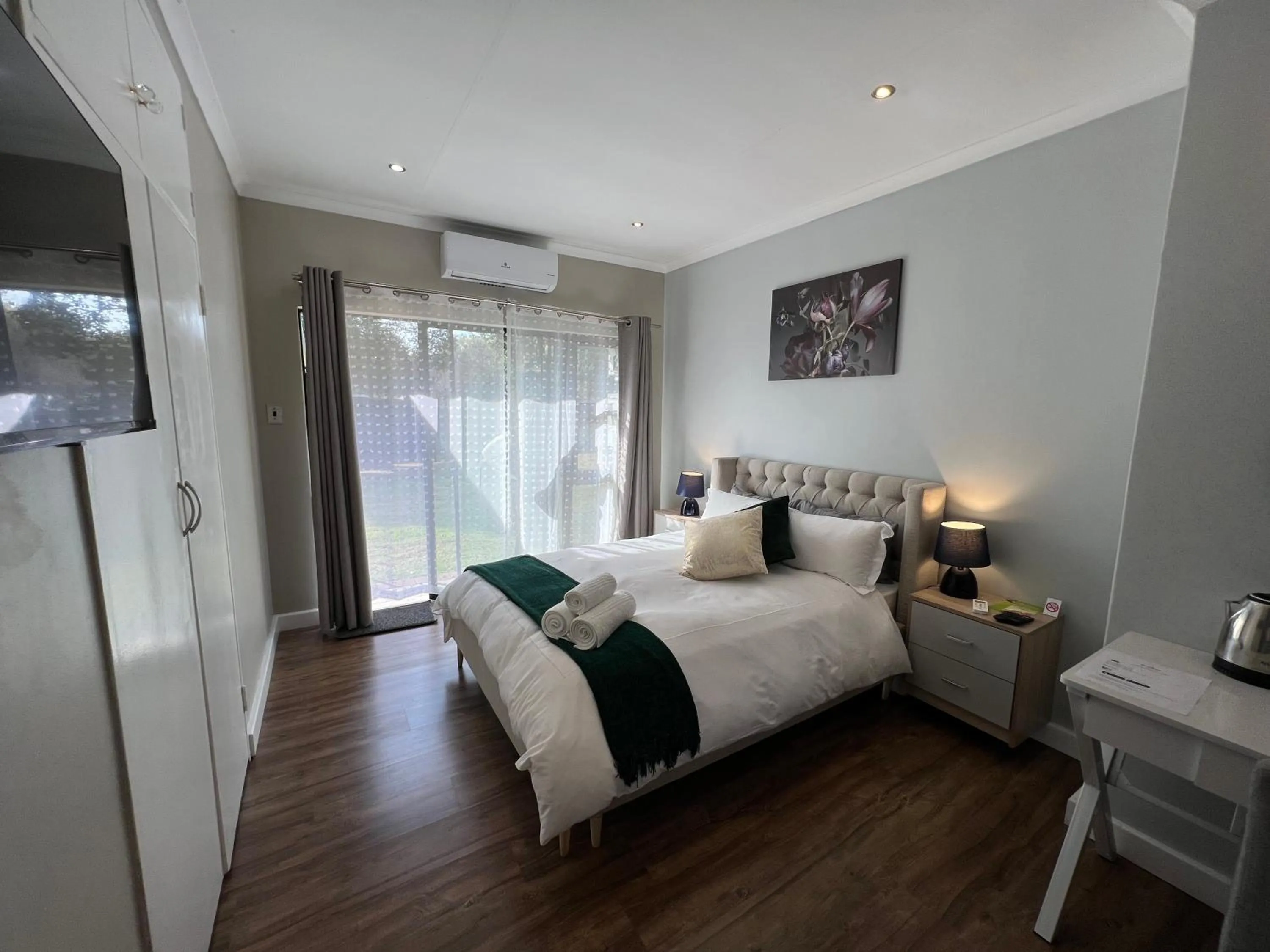 Bedroom, Bed in Le'Ciara Luxury Guest House