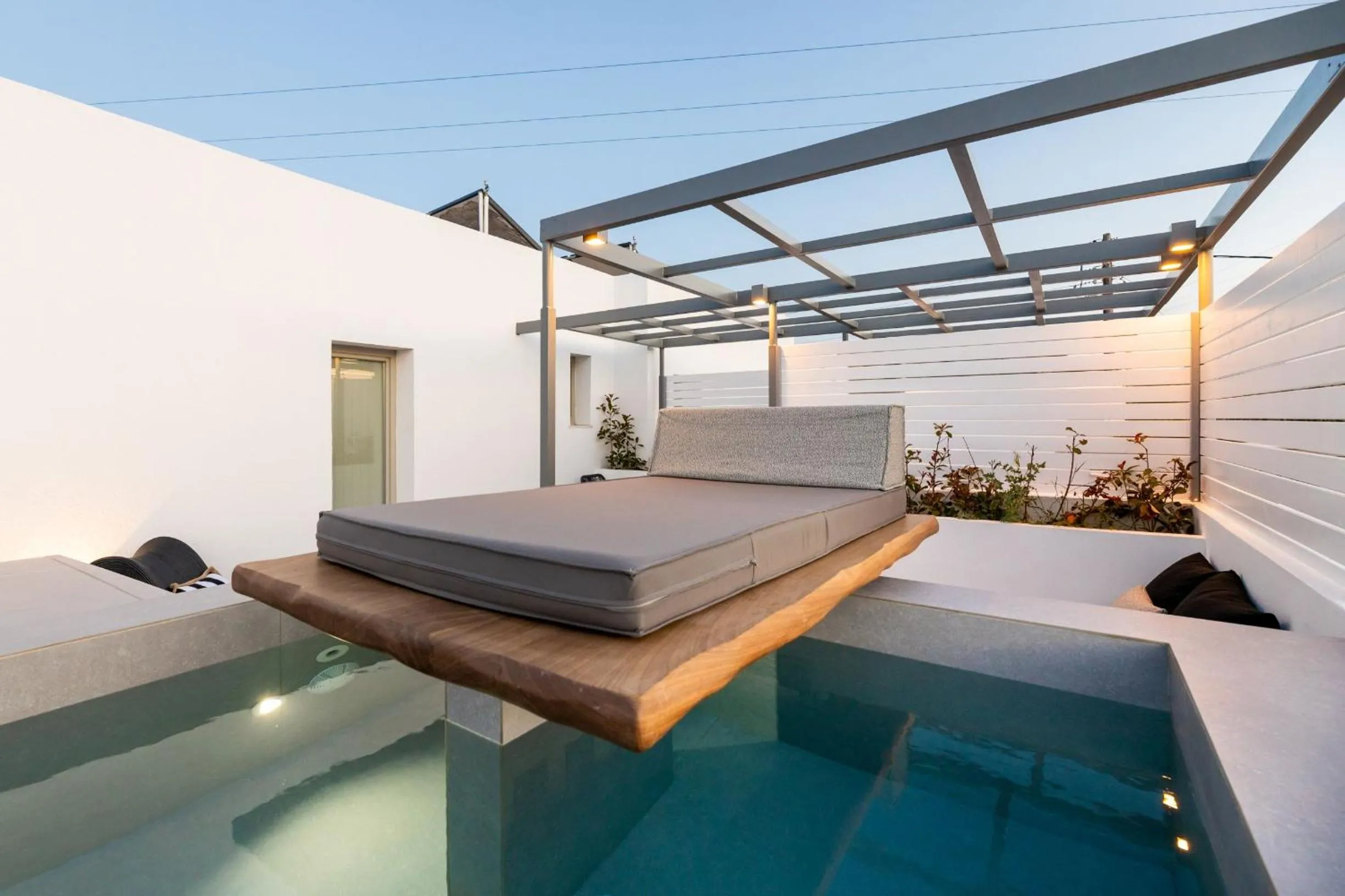 Hot Tub in Villa Kelly Rooms & Suites