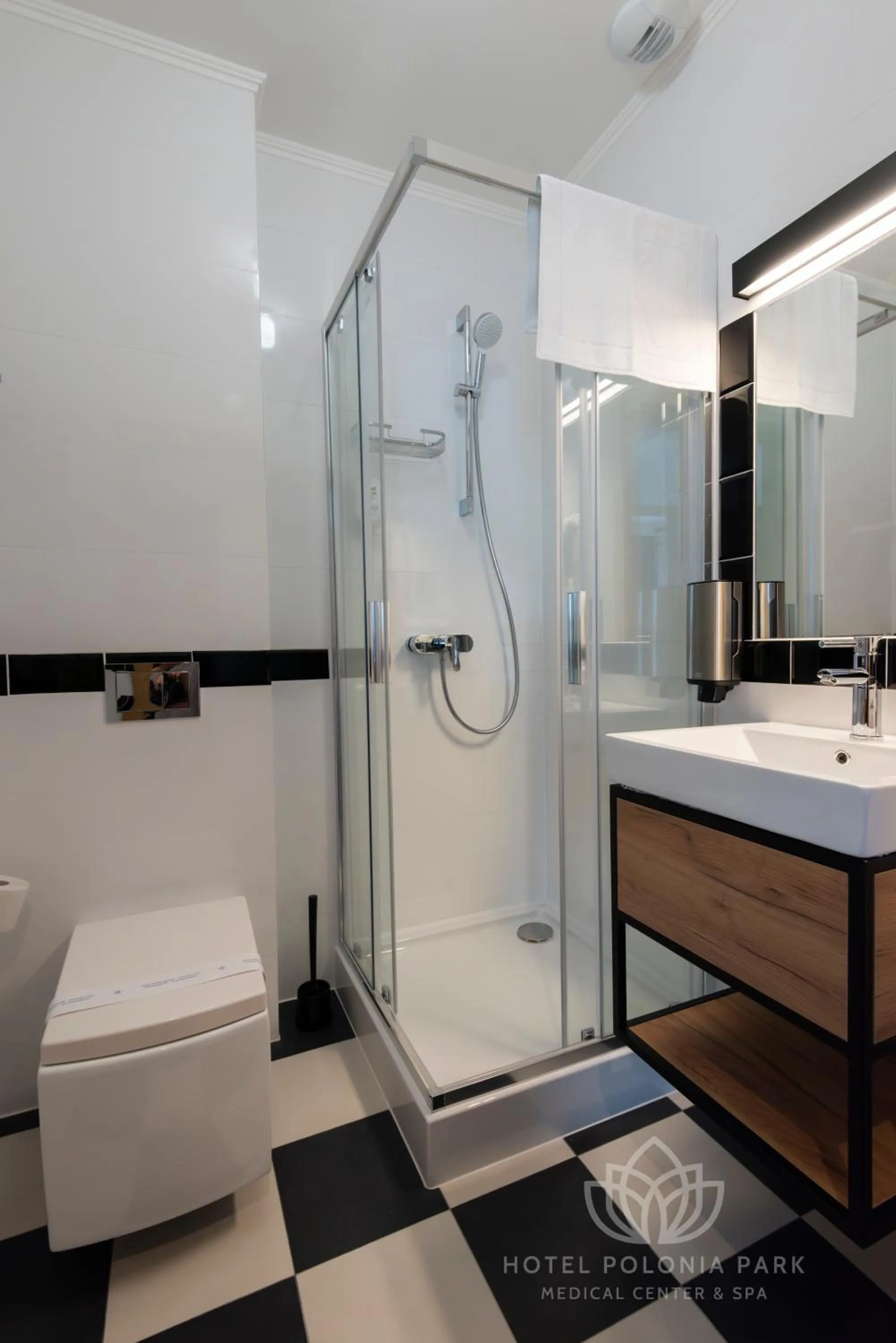 Shower in Hotel Polonia PARK Medical Center & Spa
