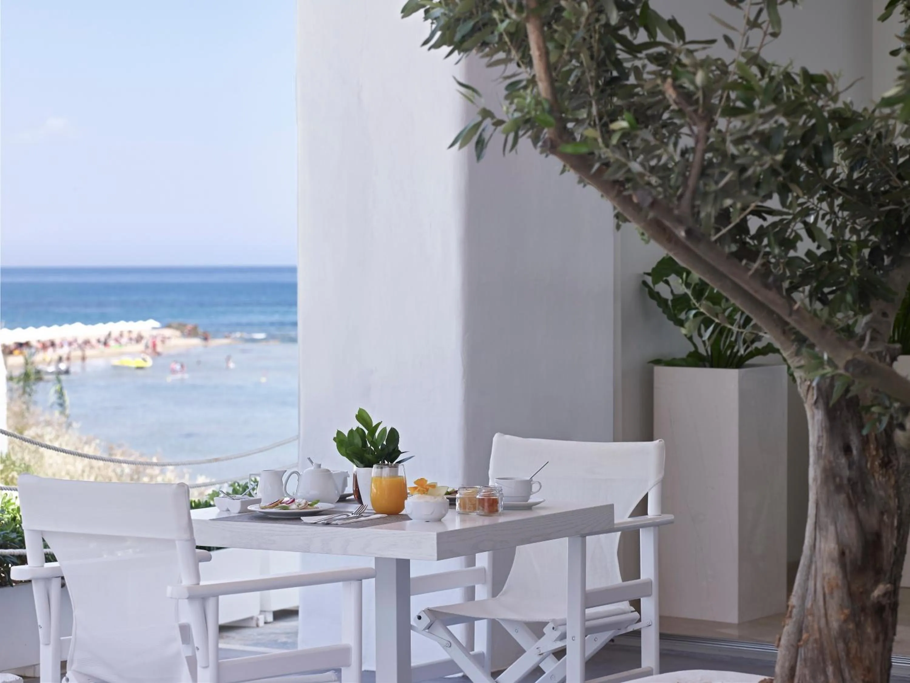 Restaurant/places to eat in Knossos Beach Bungalows Suites Resort & Spa