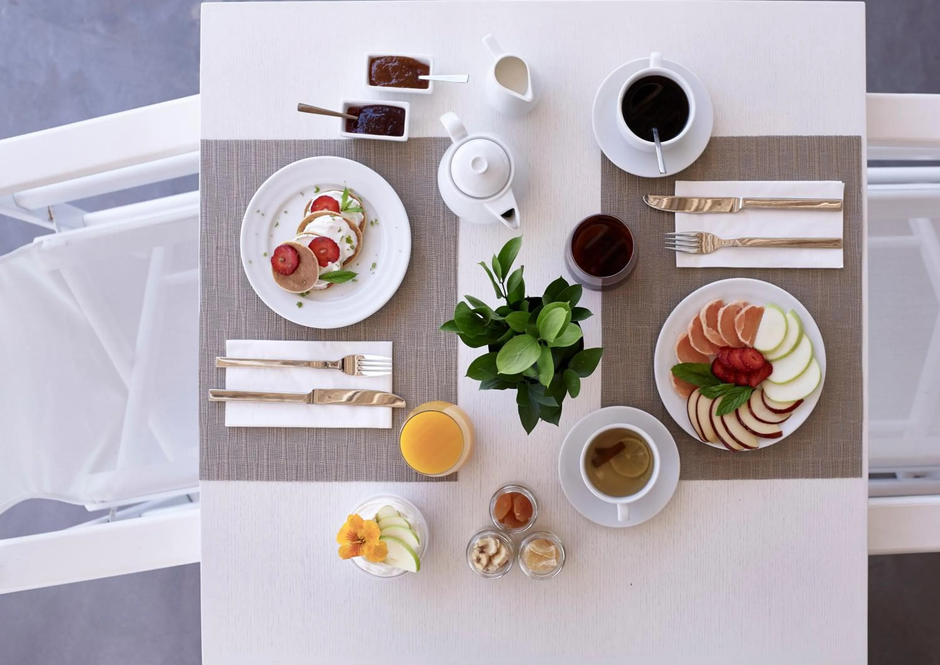 Restaurant/places to eat in Knossos Beach Bungalows Suites Resort & Spa