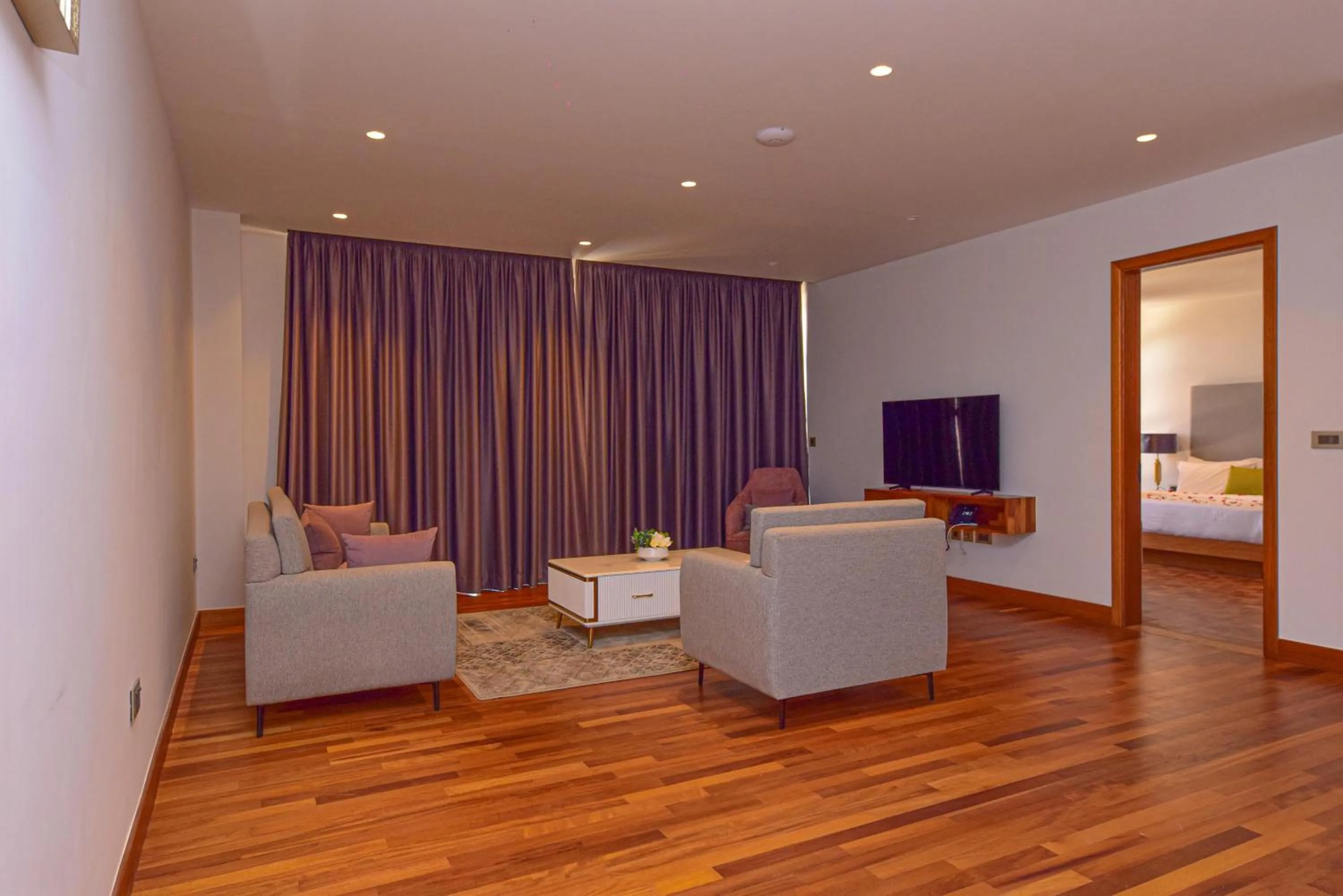 TV and multimedia in Broadwalk Residency