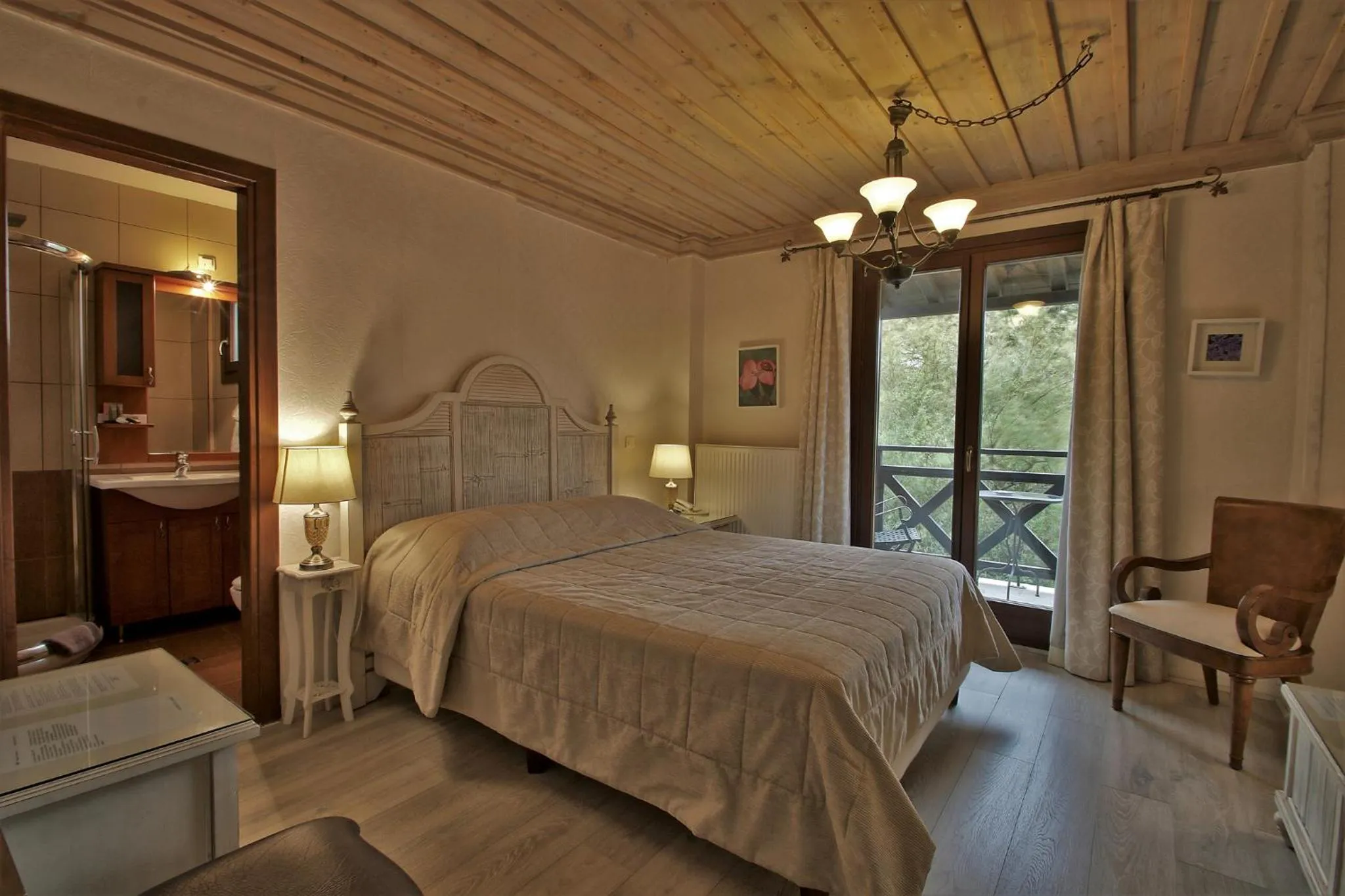 Photo of the whole room, Bed in Boutique Hotel Skamnos Arachova