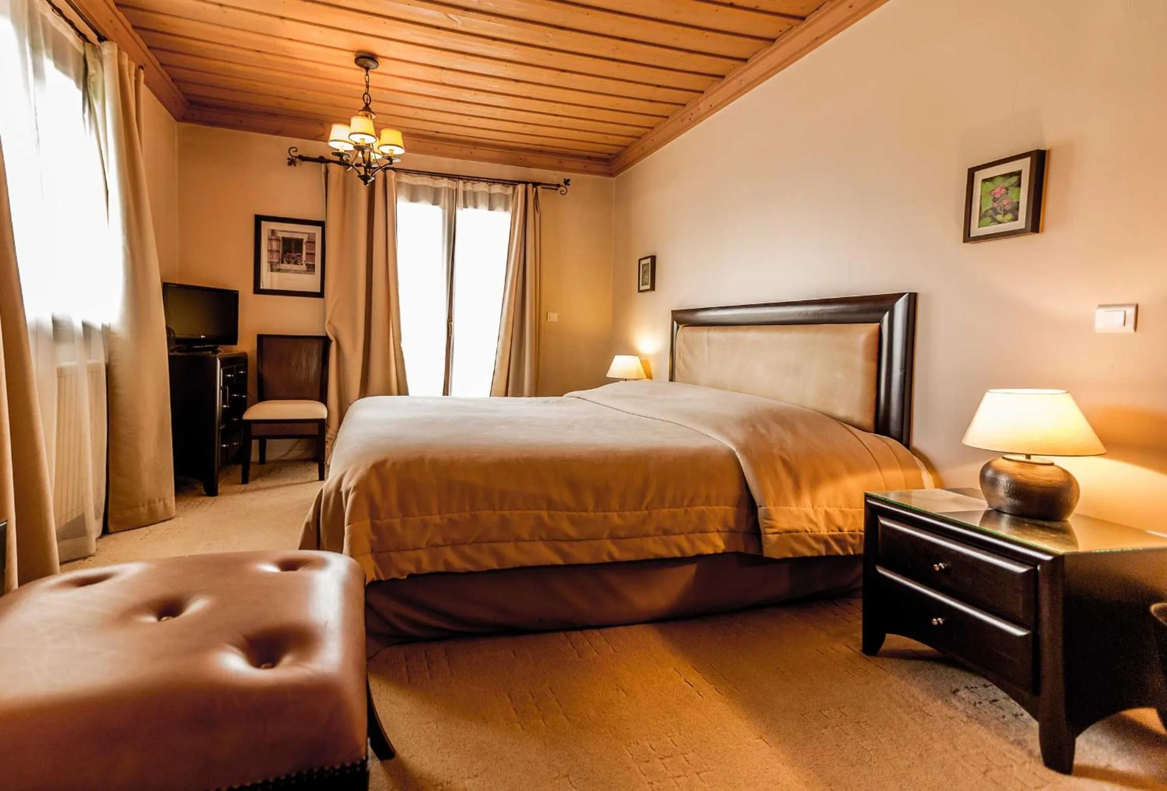Photo of the whole room, Bed in Boutique Hotel Skamnos Arachova