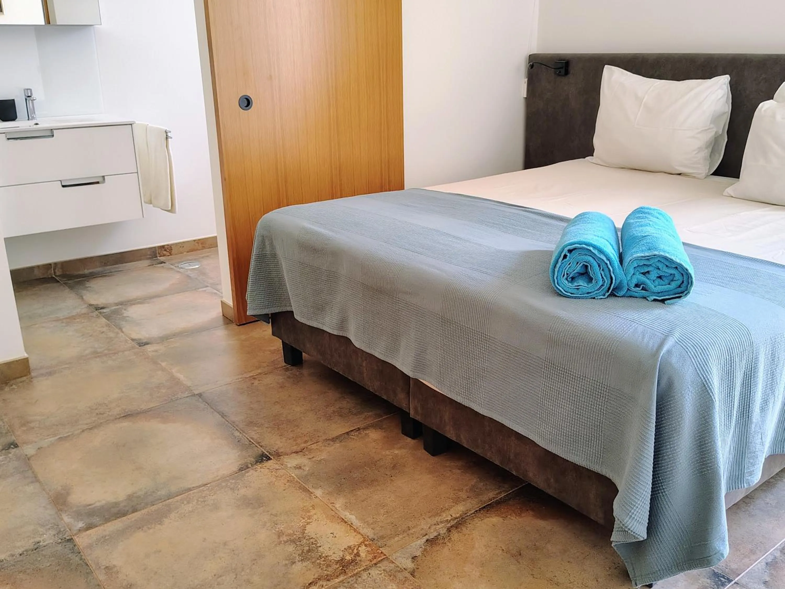 Bed in Suites Sunny hill