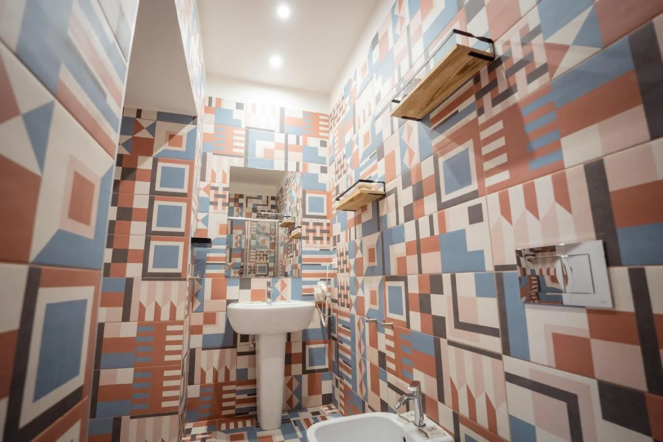 Bathroom in P.C. Boutique H. LifeStyle, Napoli Centro, by ClaPa Group Dislocated Hospitality