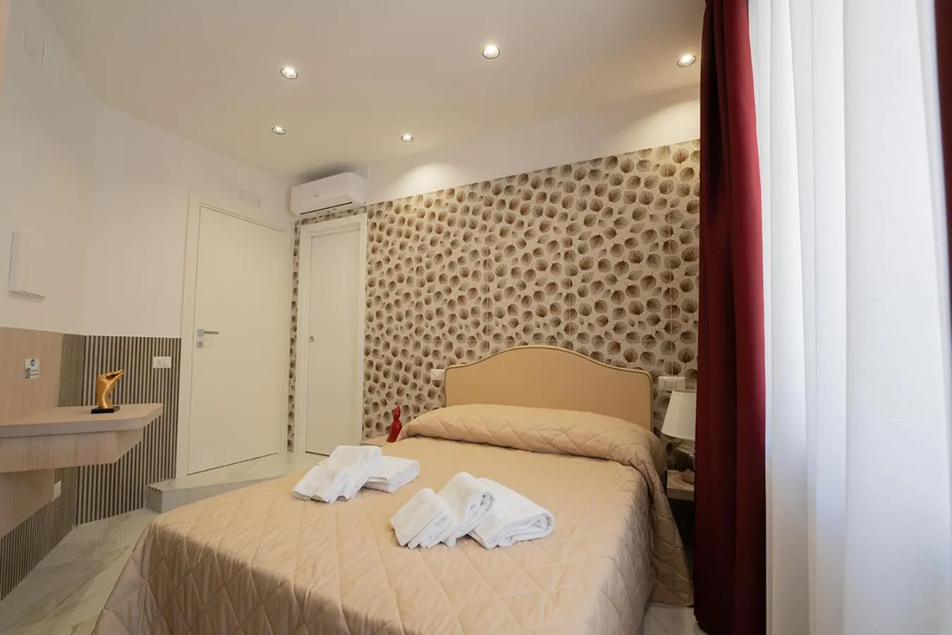 Bed in P.C. Boutique H. LifeStyle, Napoli Centro, by ClaPa Group Dislocated Hospitality