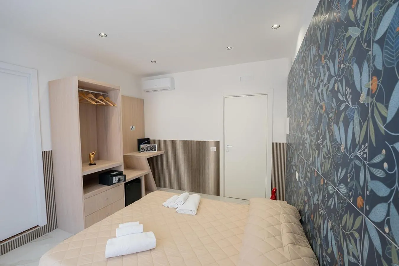 Bed in P.C. Boutique H. LifeStyle, Napoli Centro, by ClaPa Group Dislocated Hospitality