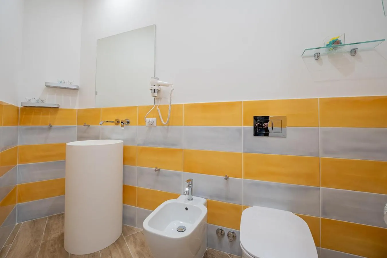 Bathroom in P.C. Boutique H. LifeStyle, Napoli Centro, by ClaPa Group Dislocated Hospitality