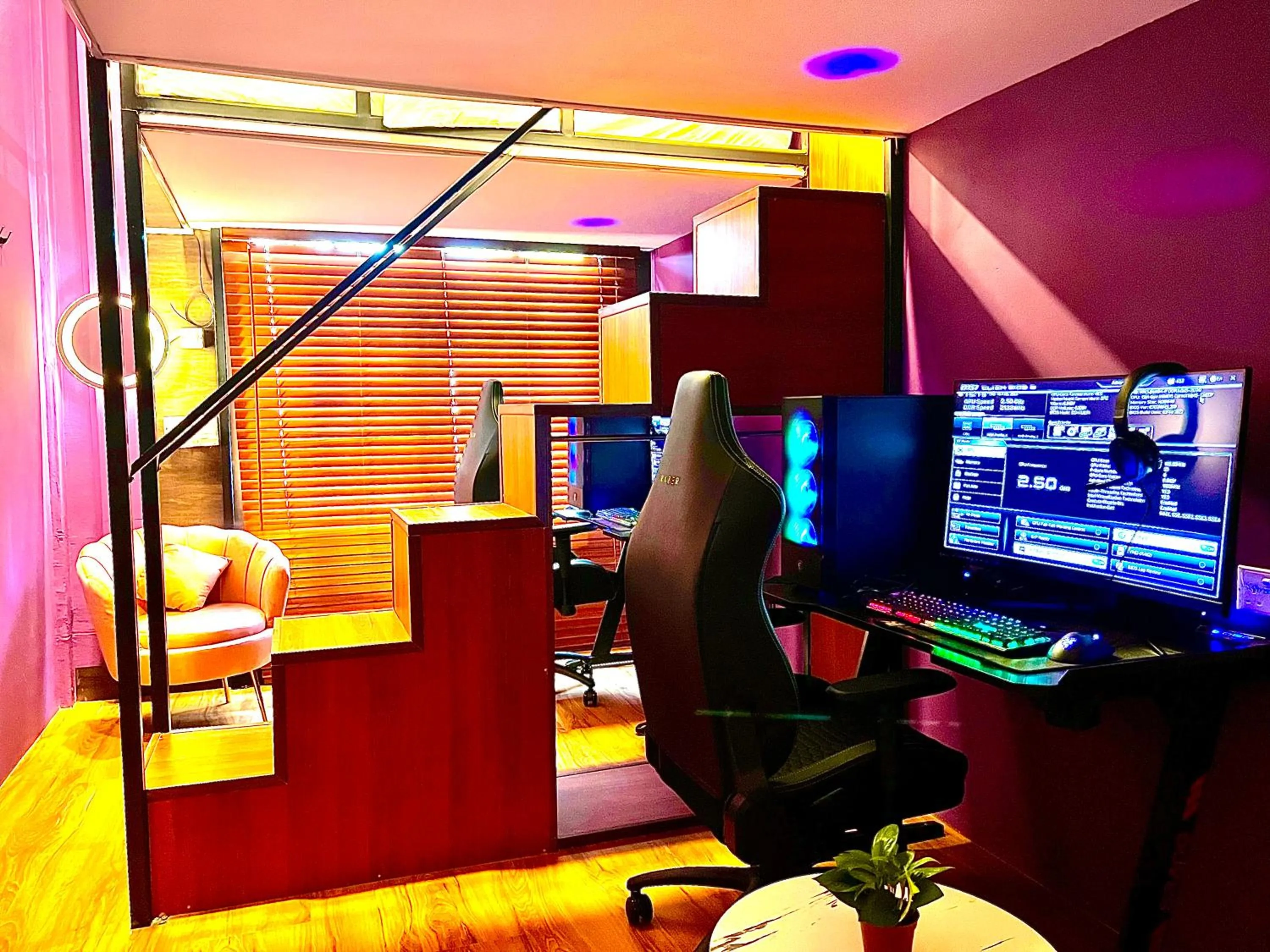 TV and multimedia in Arena eSports Hotel @ Bugis Village