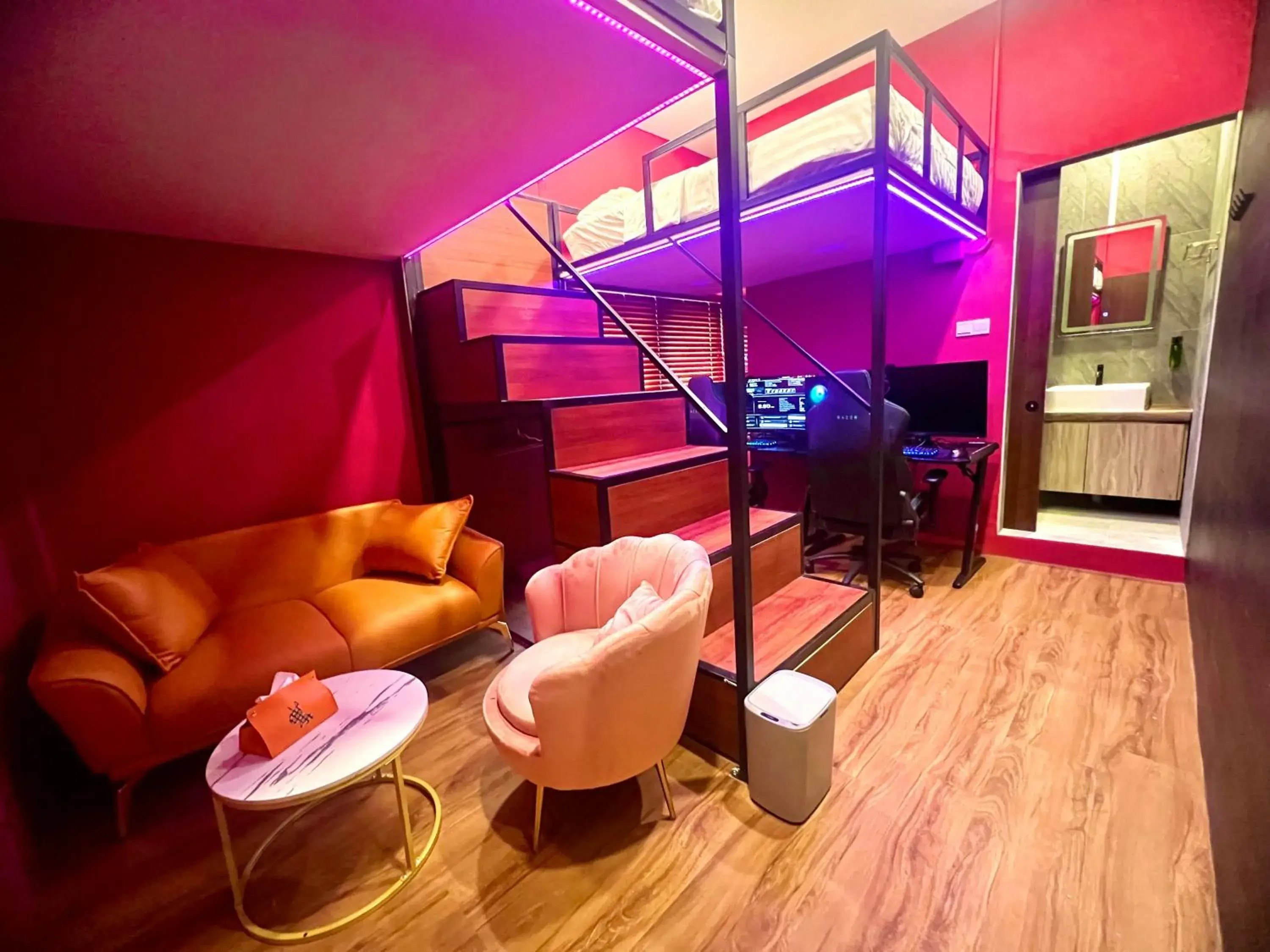 Quadruple Room with Private Bathroom in Arena eSports Hotel @ Bugis Village Quadruple Room with Private Bathroom in Arena eSports Hotel @ Bugis Village