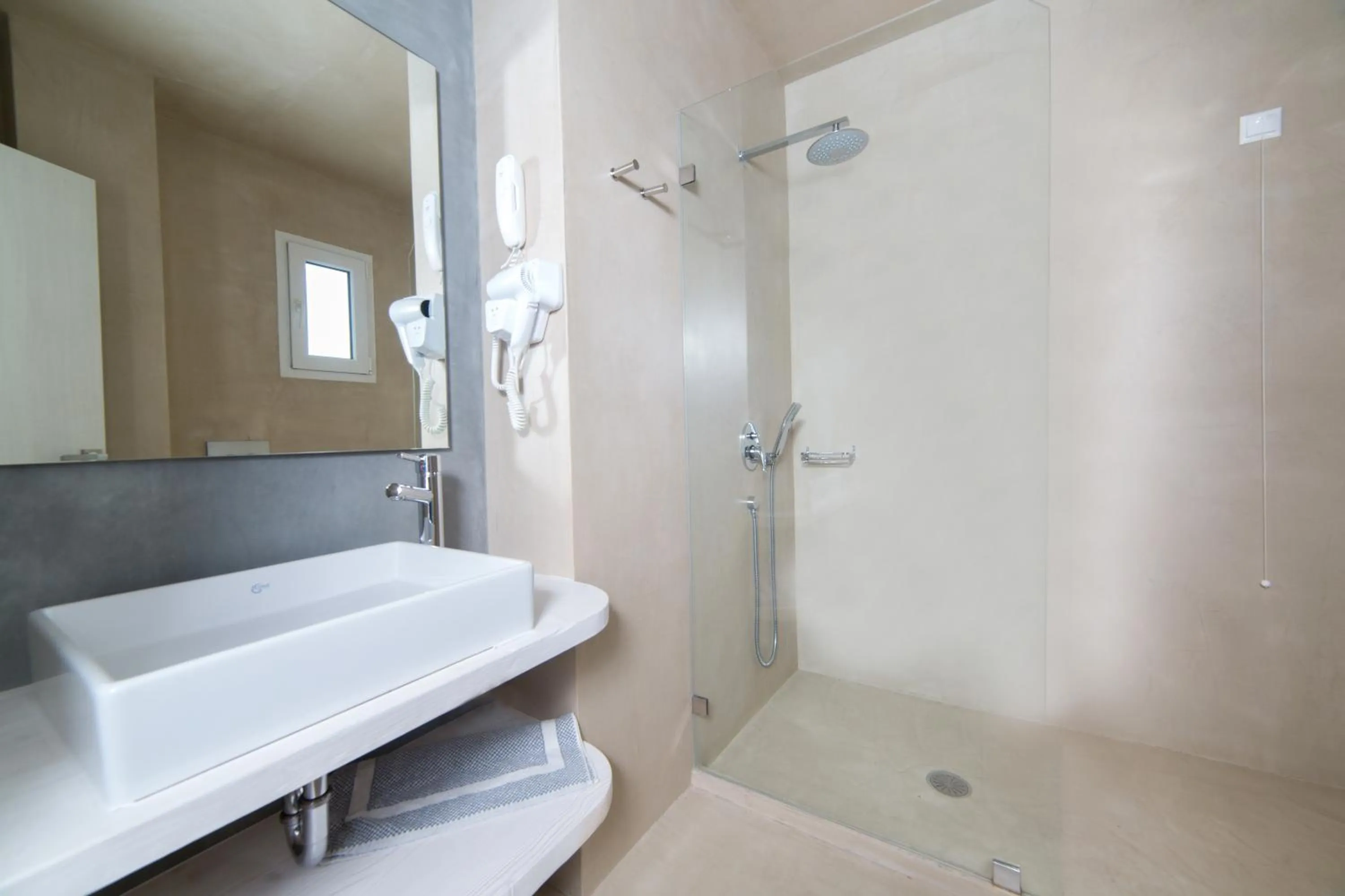 Bathroom in Princess Of Naxos