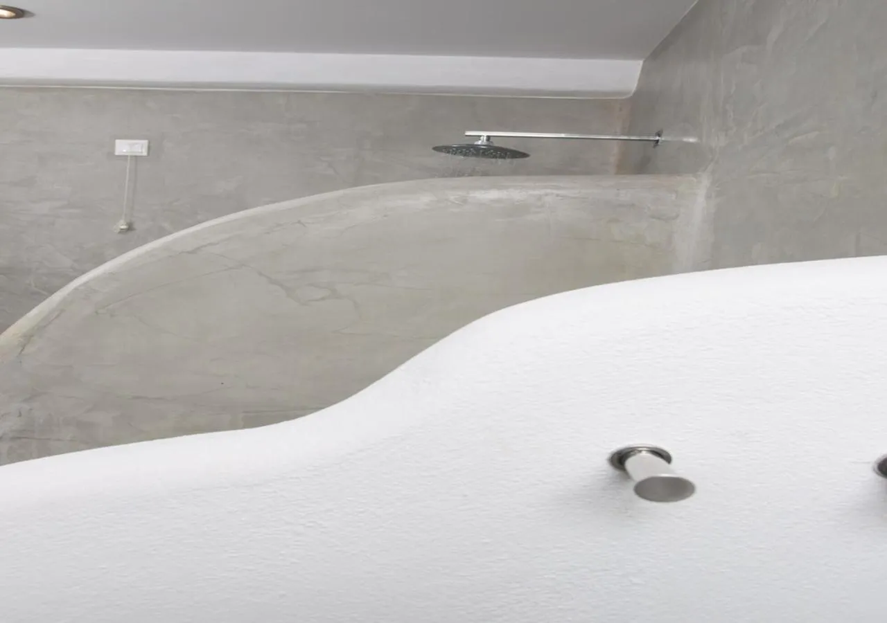 Shower in Princess Of Naxos