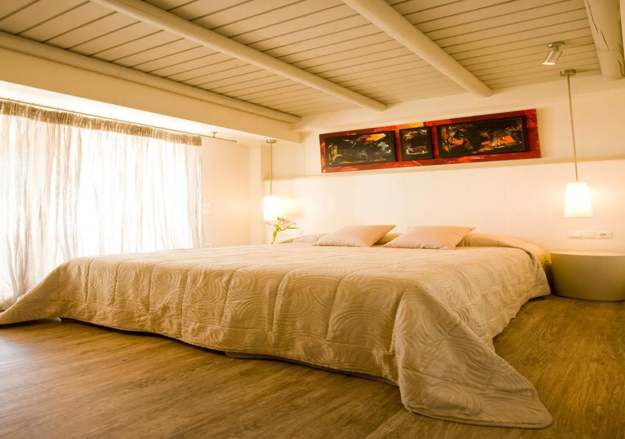 Bed in Princess Of Naxos