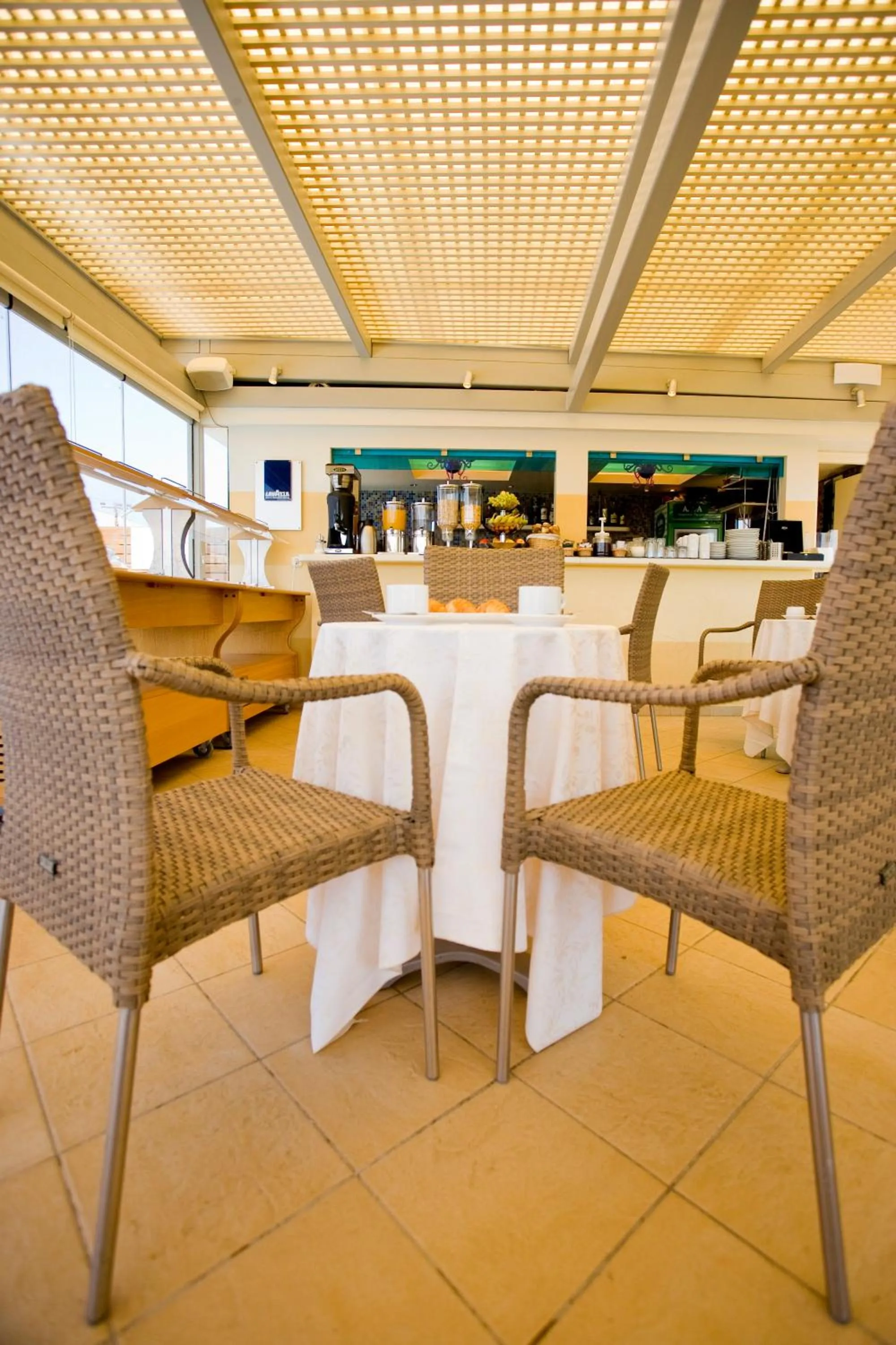 Restaurant/places to eat in Princess Of Naxos