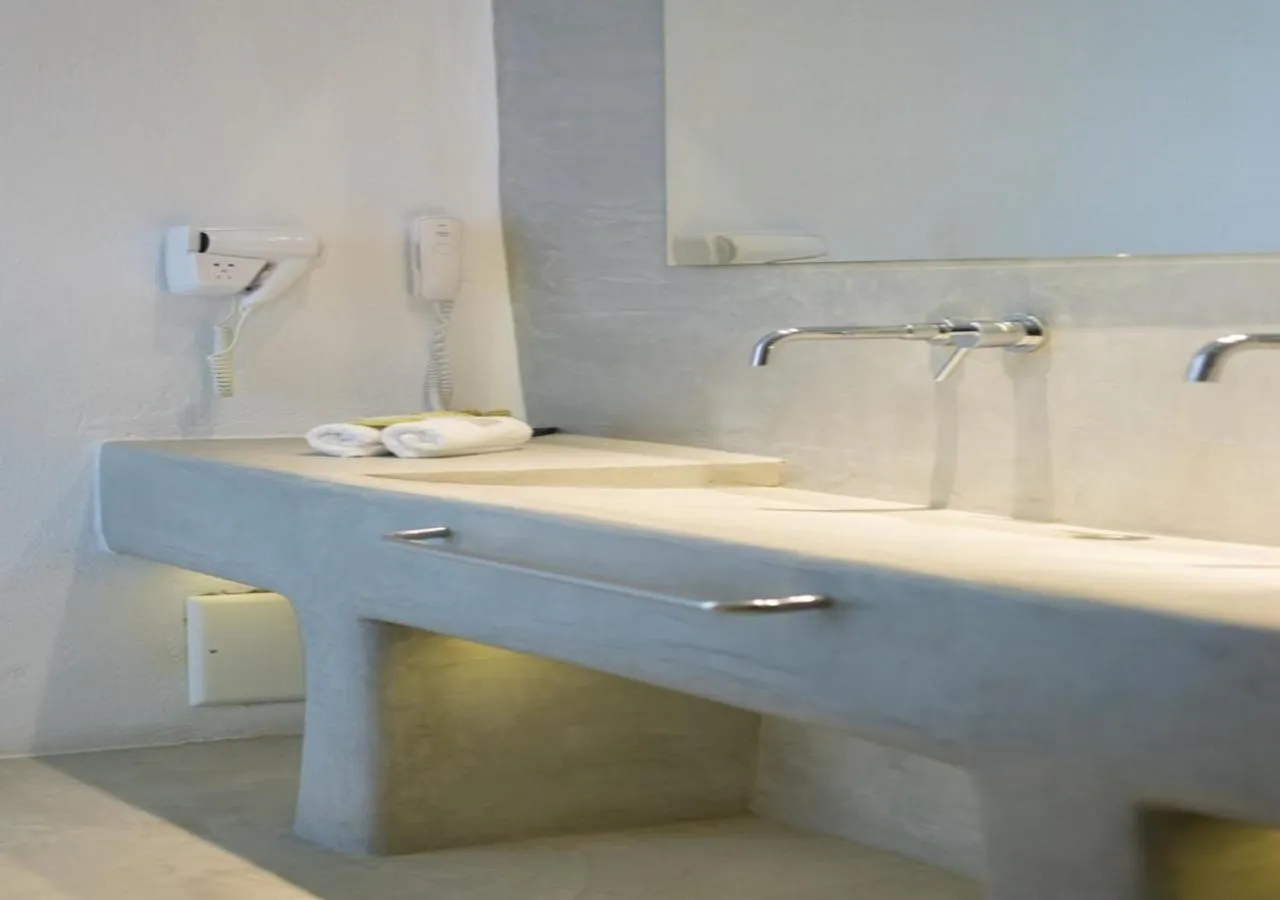 Bathroom in Princess Of Naxos