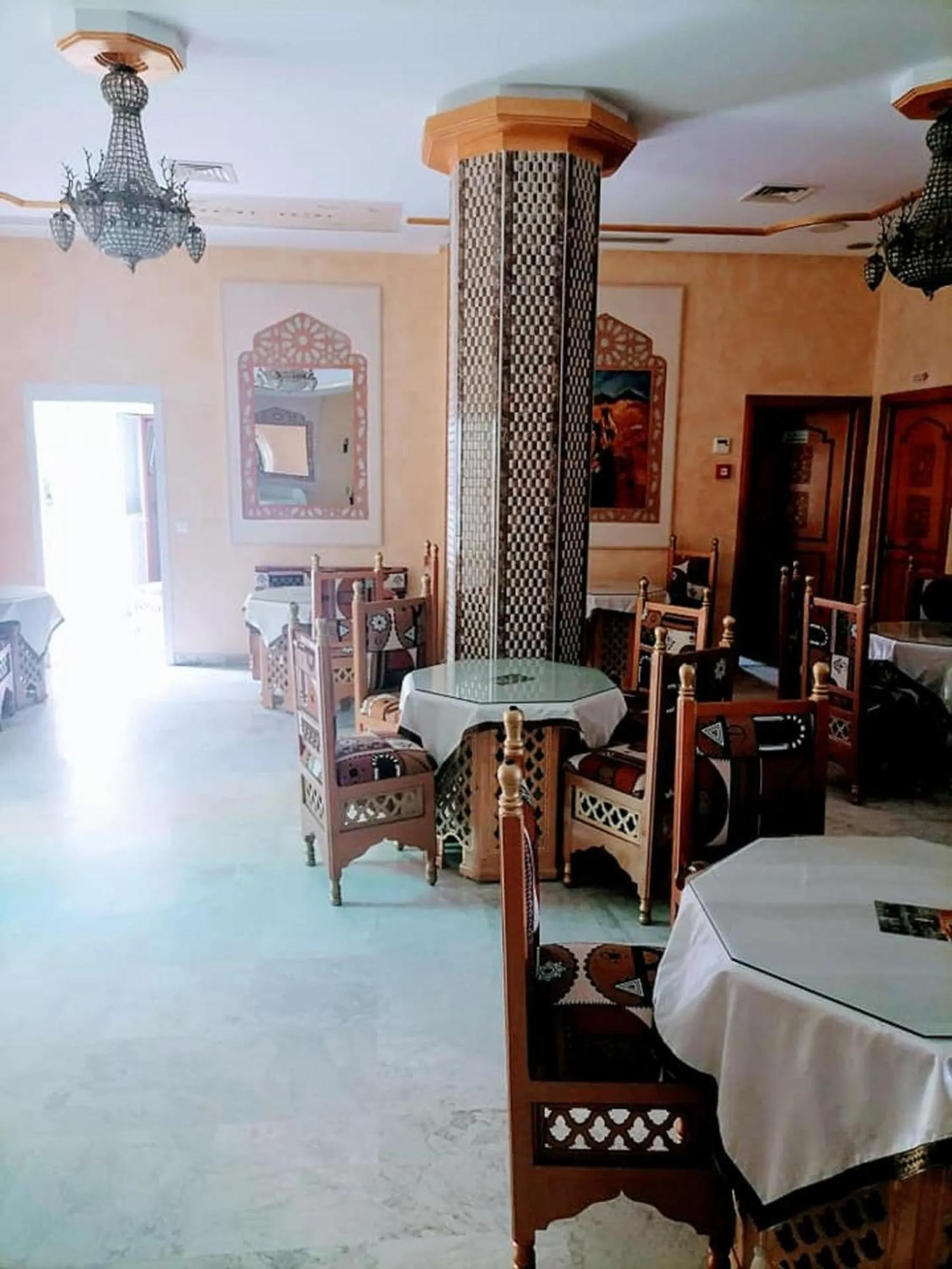 Restaurant/places to eat in Saheb Ettabaa Tunis