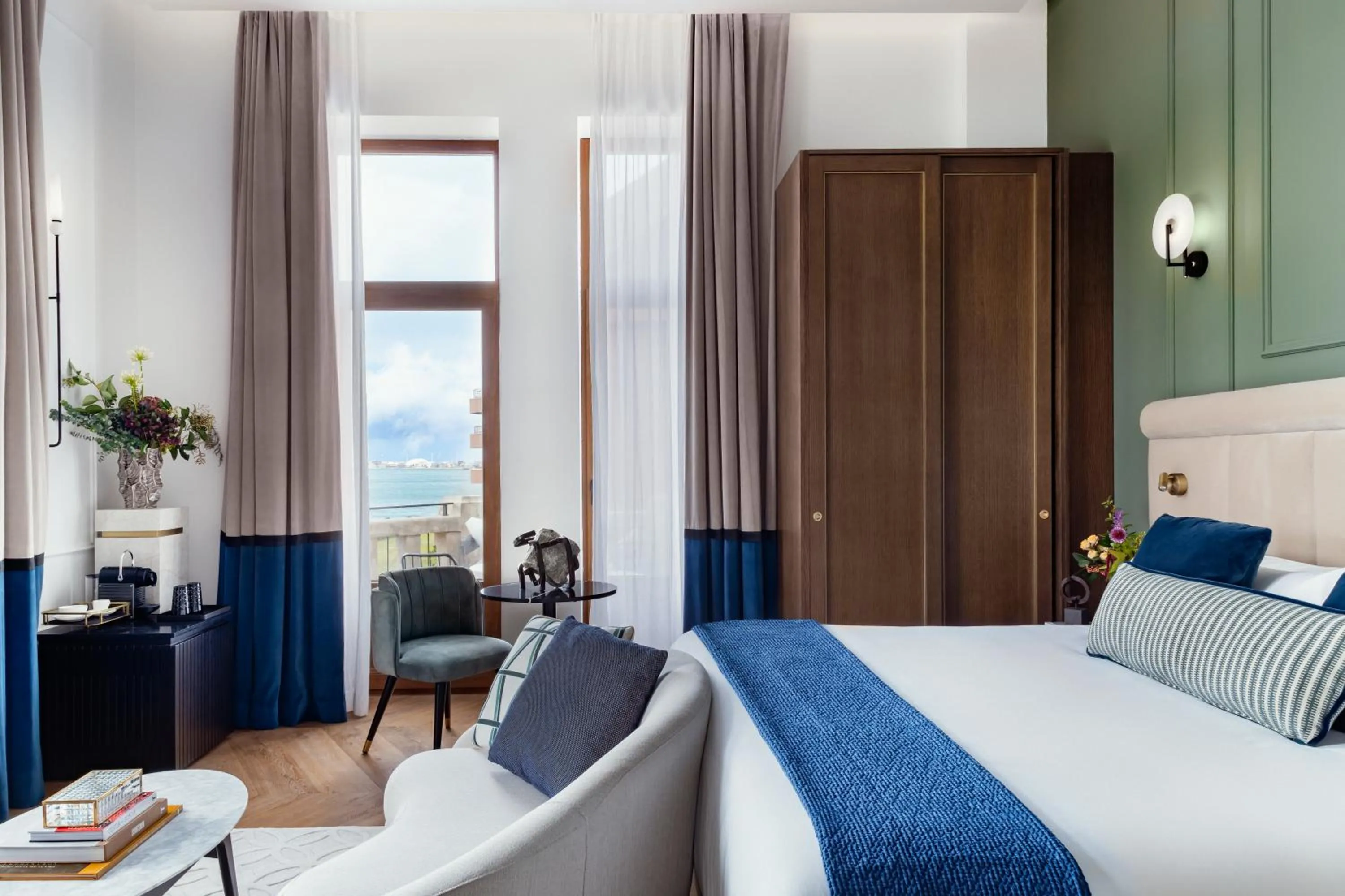 Bedroom, Bed in Palacio Arriluce Hotel - The Leading Hotels of the World