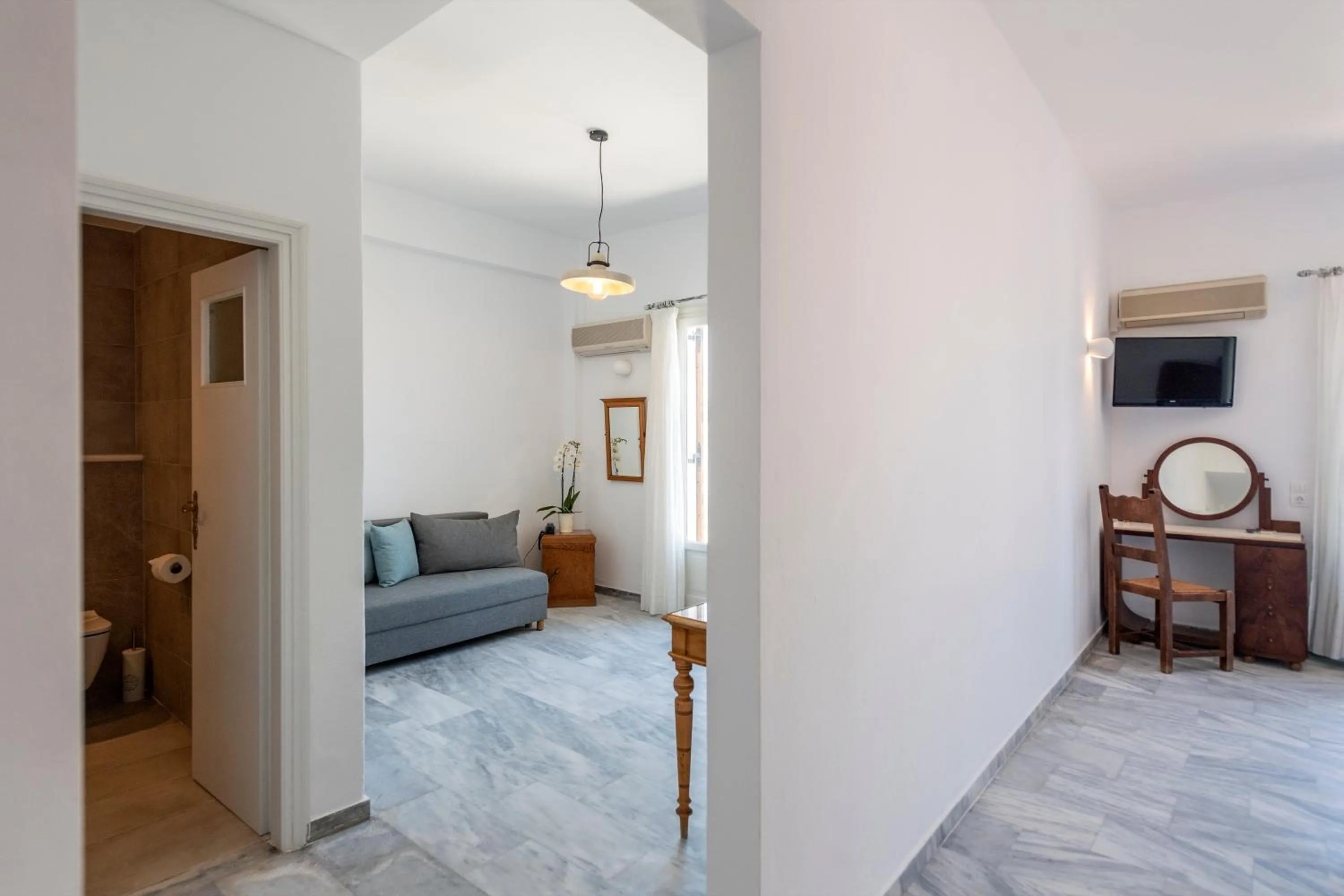 Bed in Hotel Swiss Home