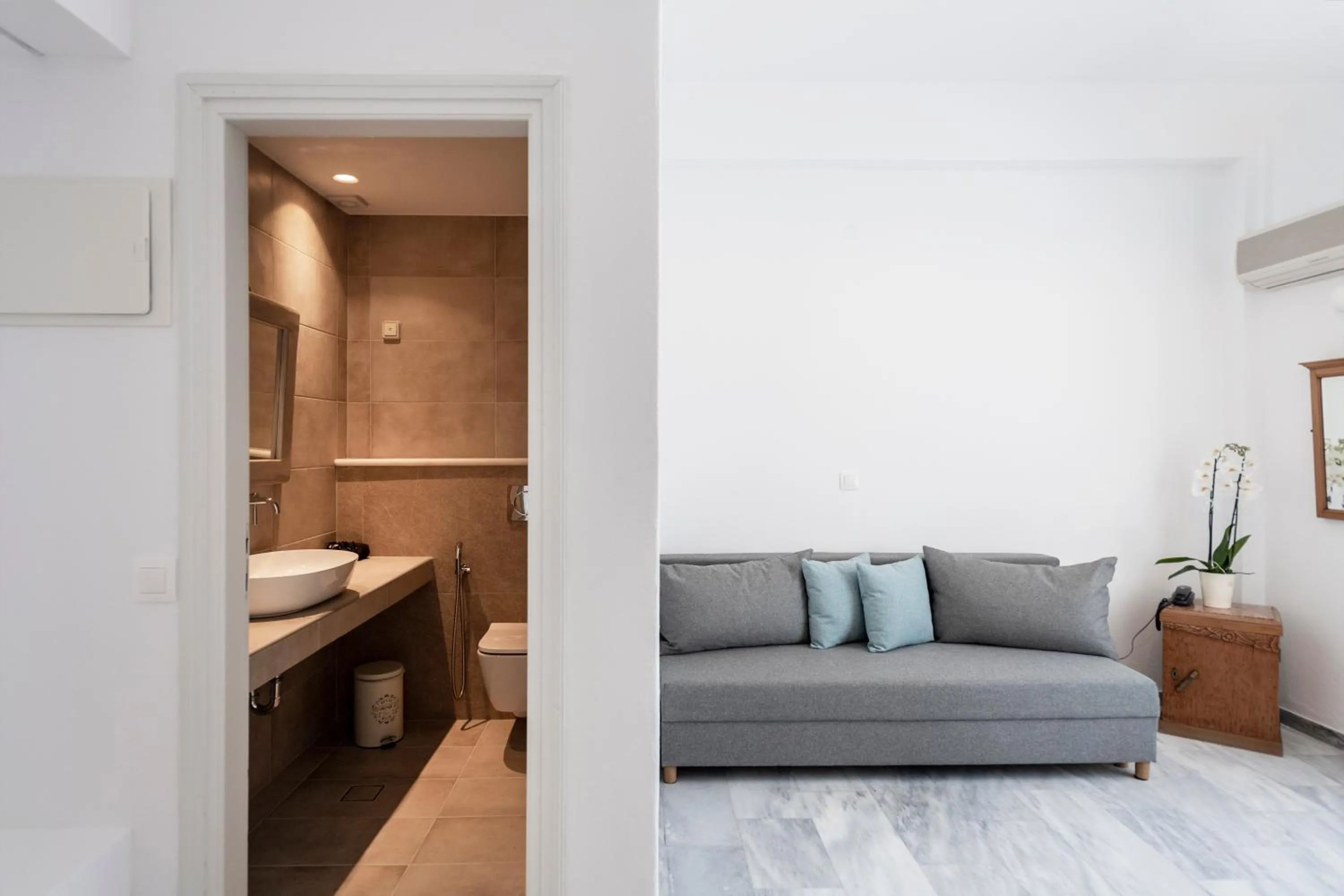 Bed in Hotel Swiss Home