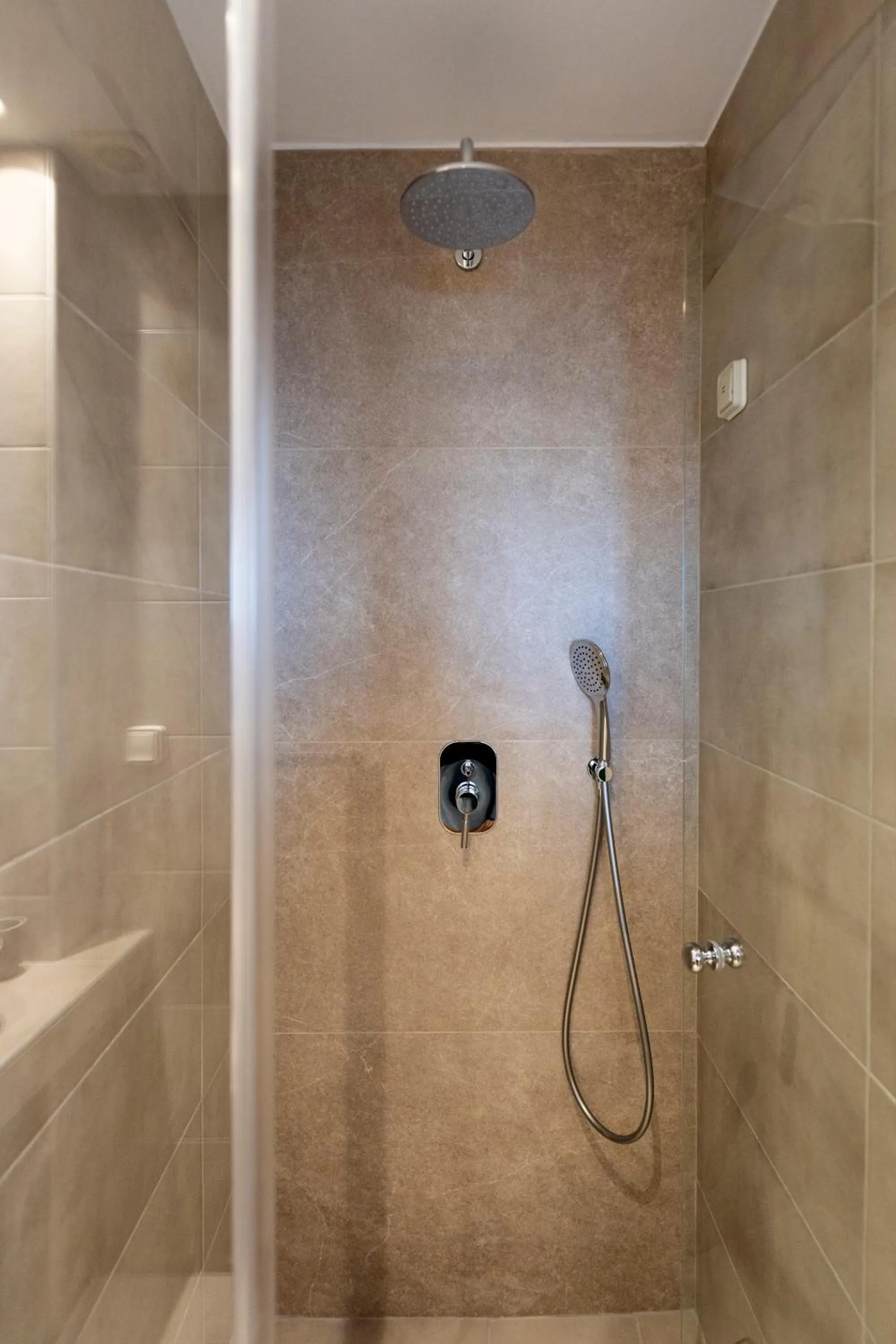 Shower in Hotel Swiss Home