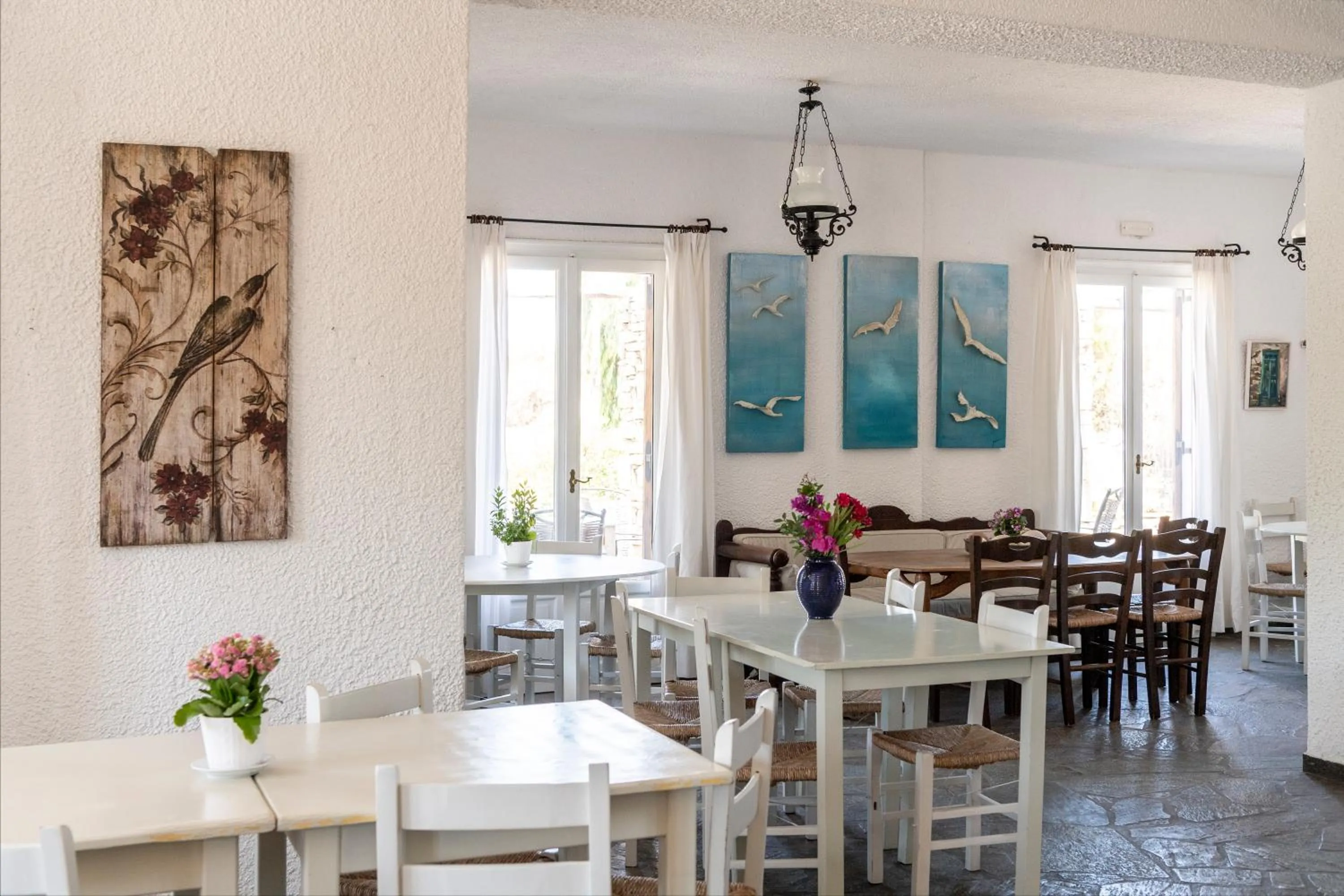 Restaurant/places to eat in Hotel Swiss Home