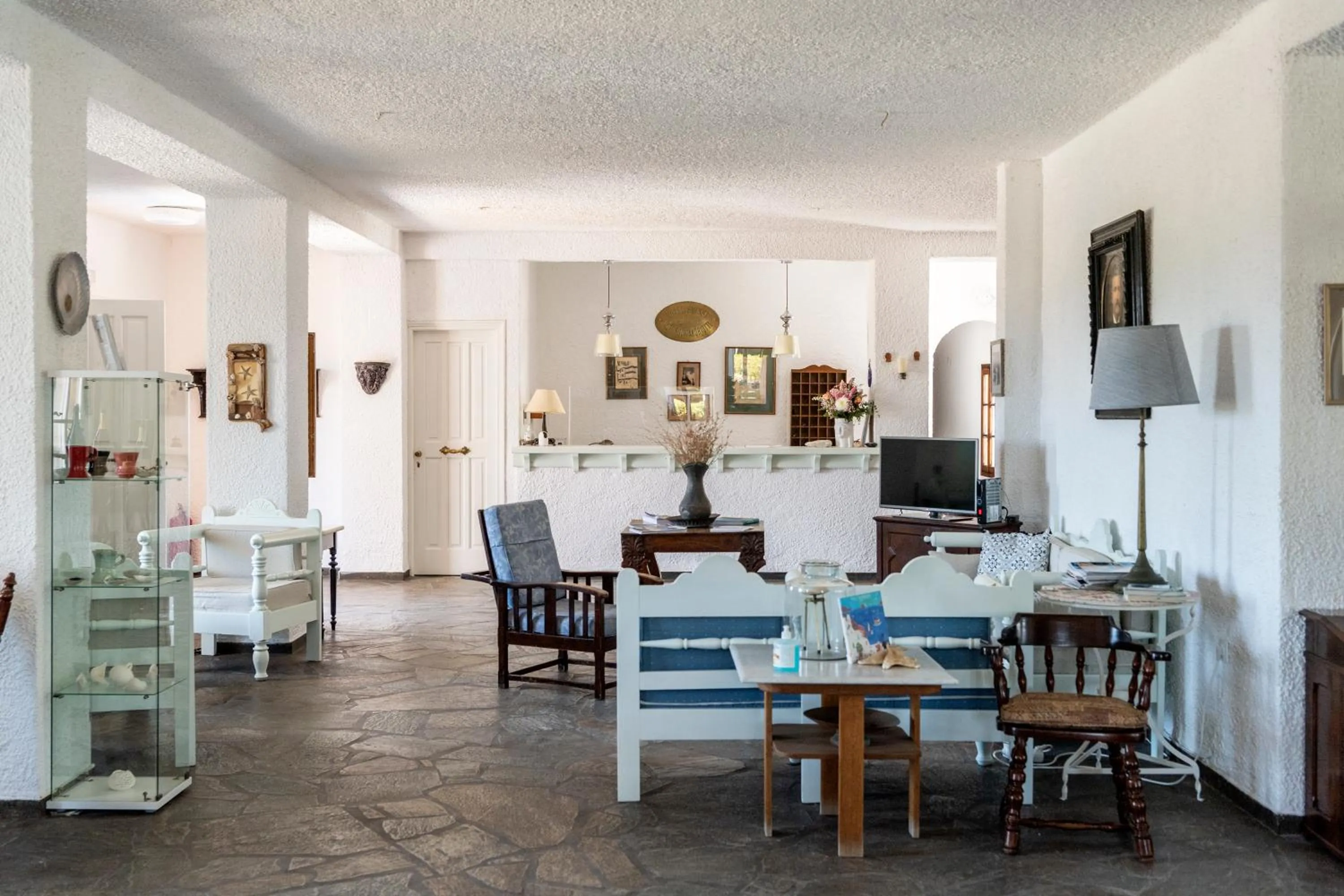 Property building in Hotel Swiss Home