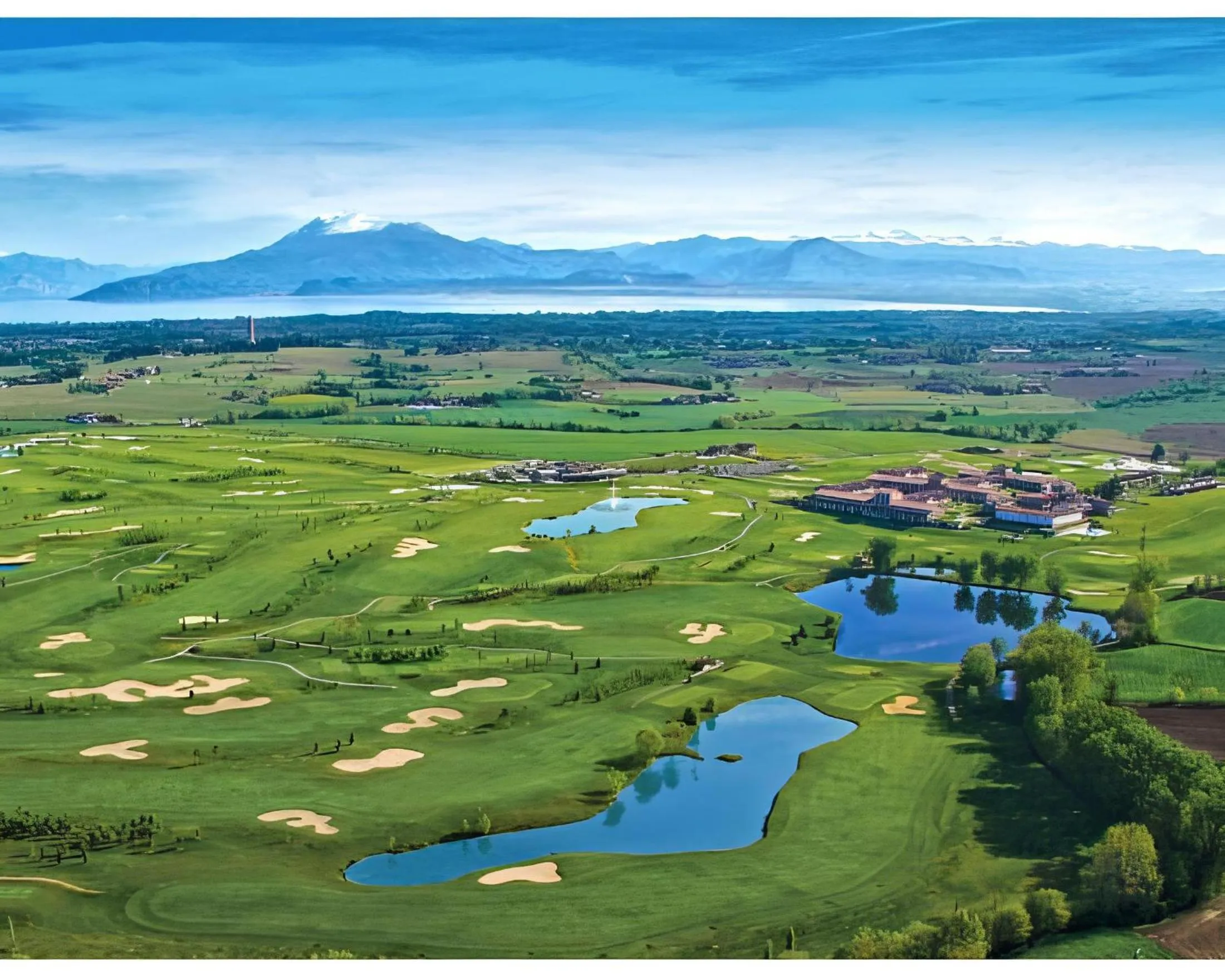 Golfcourse in Hotel Arilica