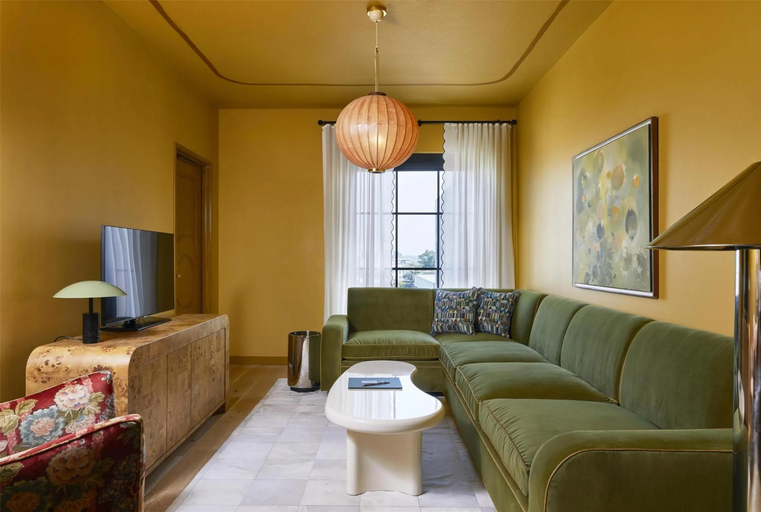 Photo of the whole room in Hotel Genevieve, part of JdV by Hyatt