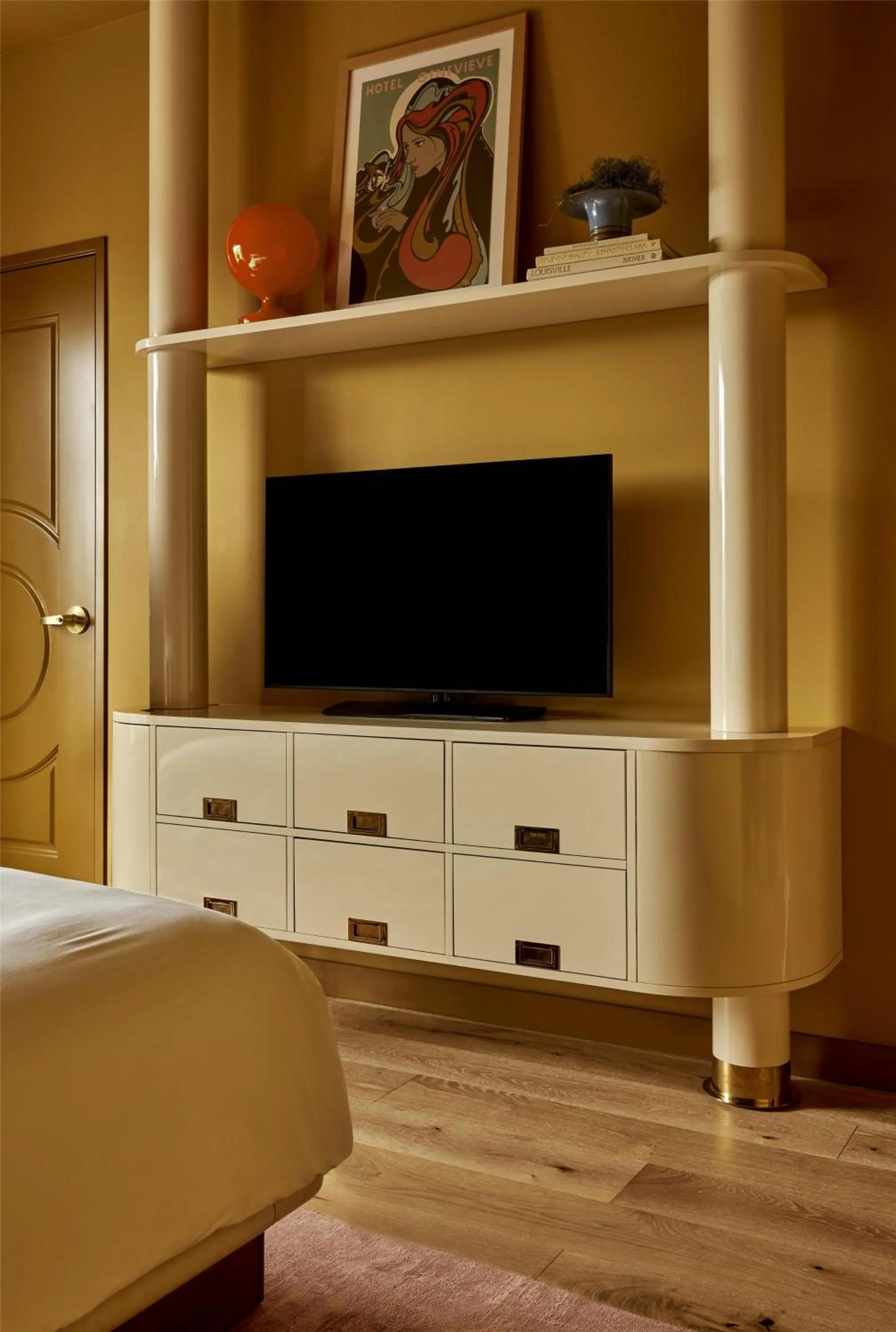 Photo of the whole room, Bed in Hotel Genevieve, part of JdV by Hyatt