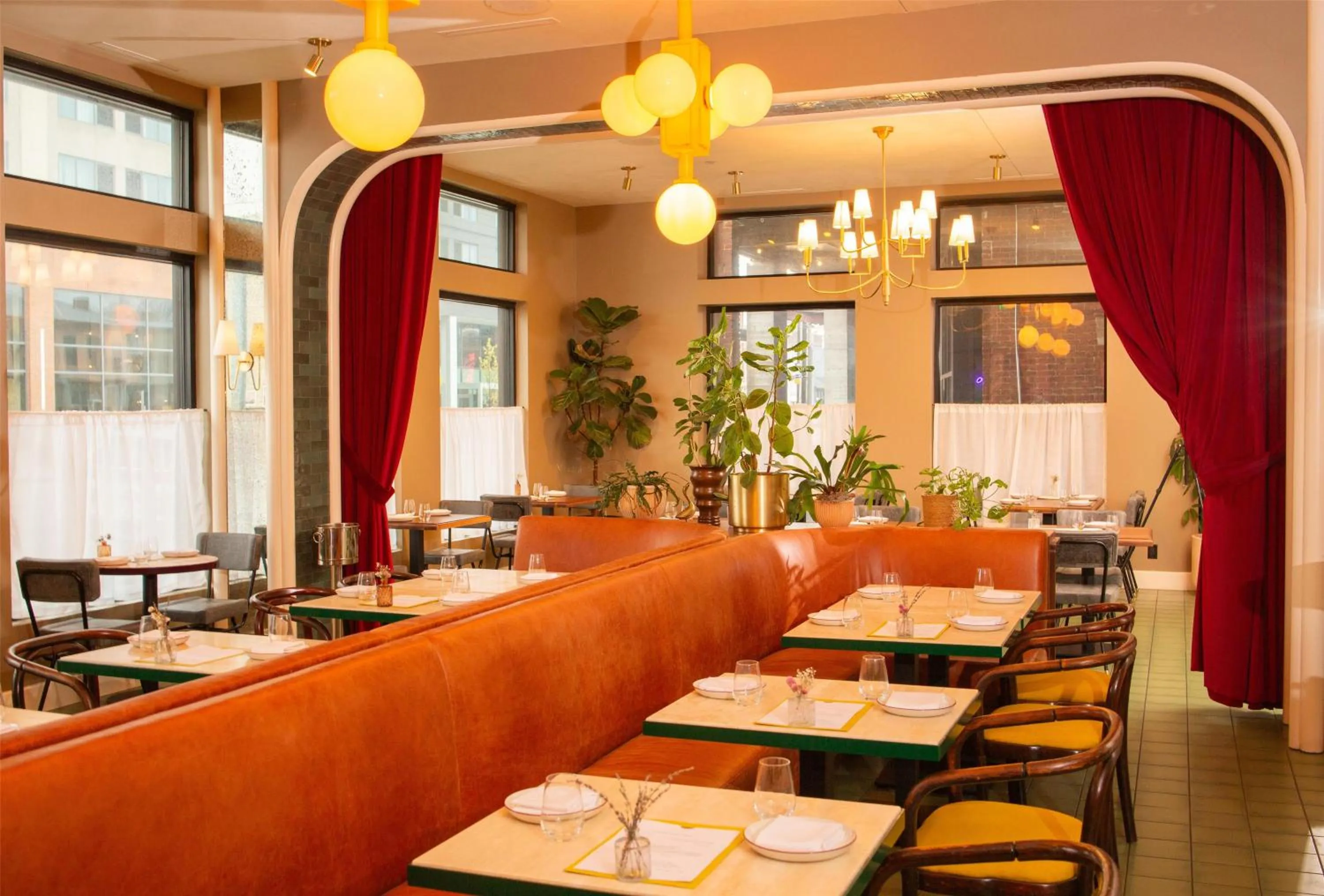 Lounge or bar in Hotel Genevieve, part of JdV by Hyatt