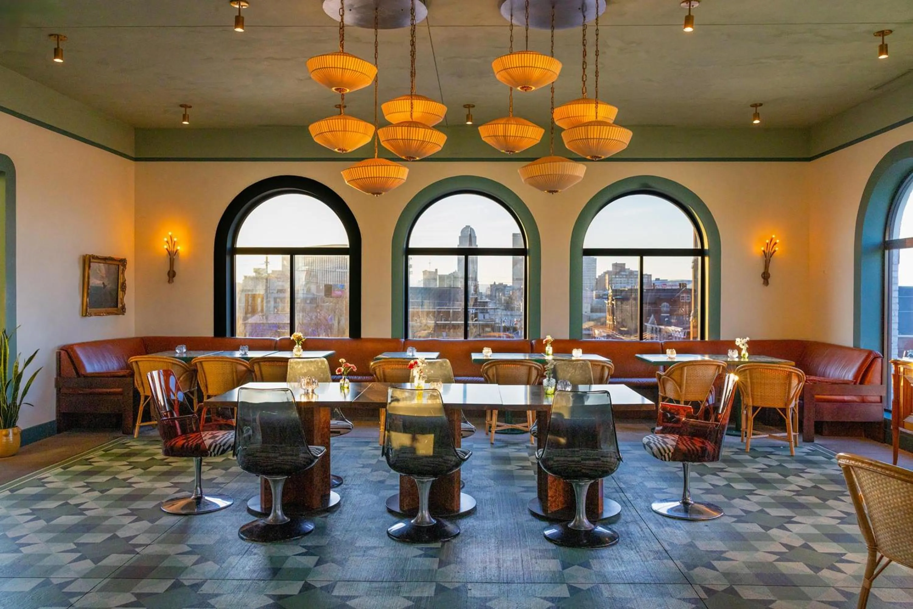 Lounge or bar in Hotel Genevieve, part of JdV by Hyatt