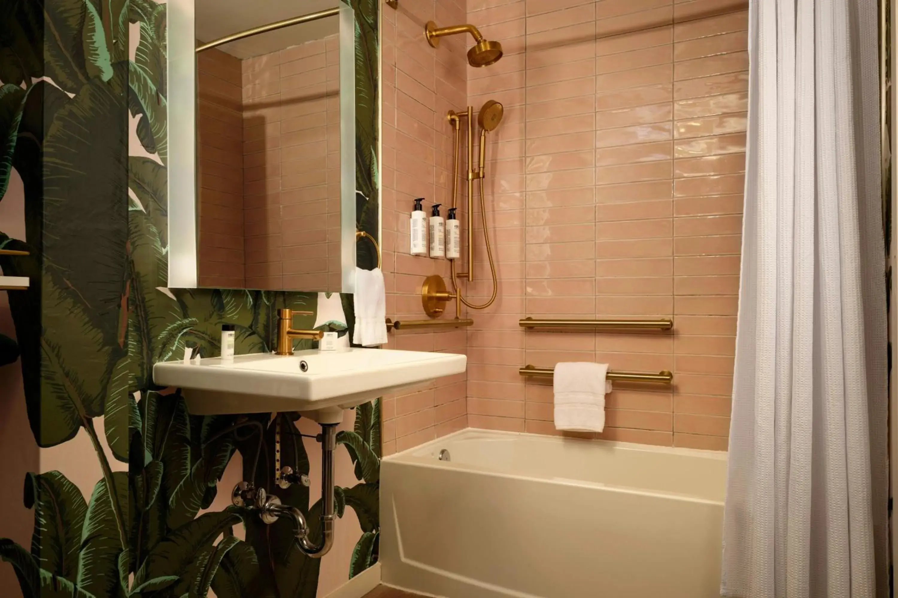 Queen Room with Tub - Mobility and Hearing Accessible in FOUND Hotels, Miami Beach, Series by Marriott Queen Room with Tub - Mobility and Hearing Accessible in FOUND Hotels, Miami Beach, Series by Marriott